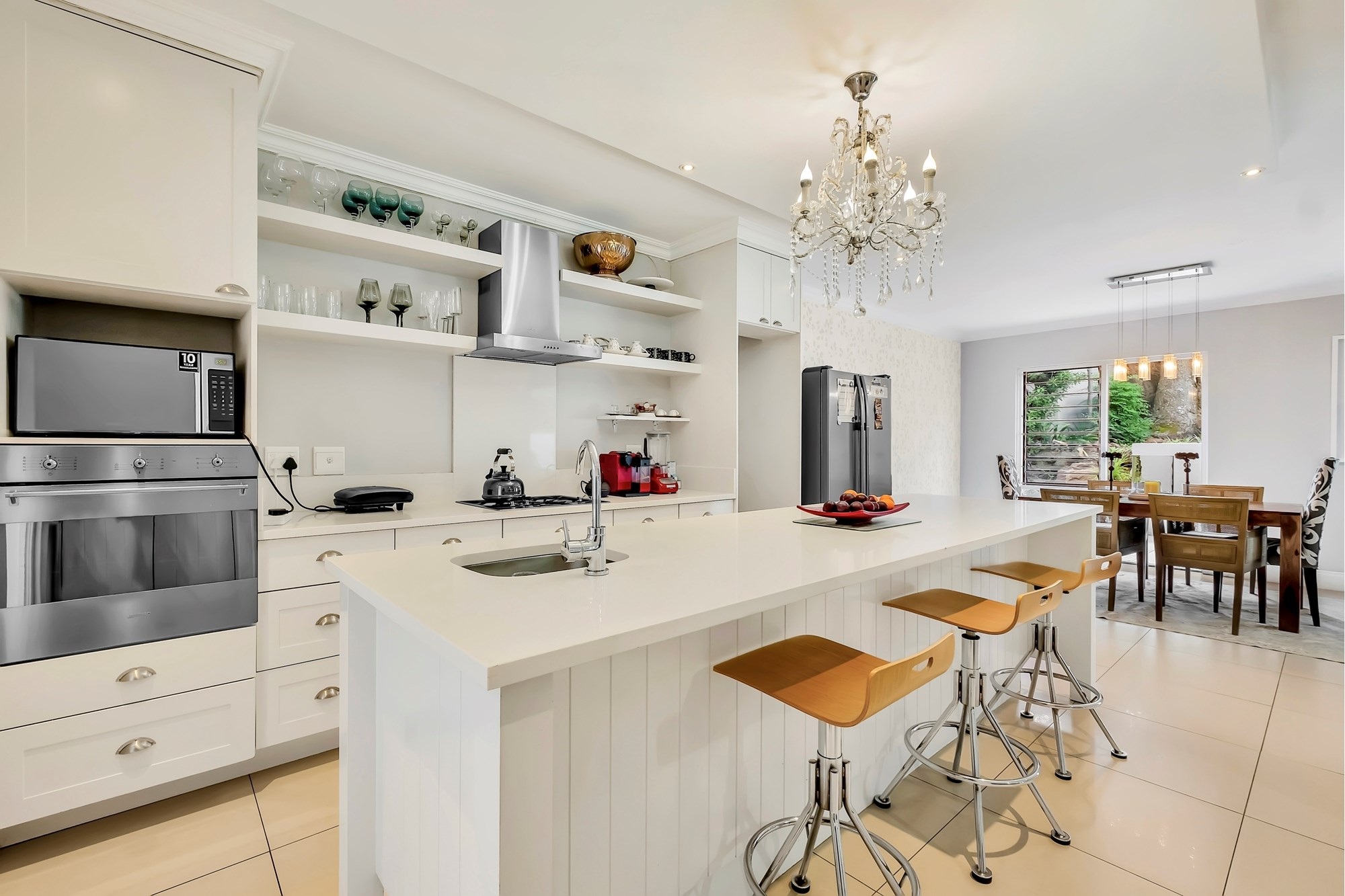 Contemporary Three Bedroom Duplex: A Modern Sanctuary