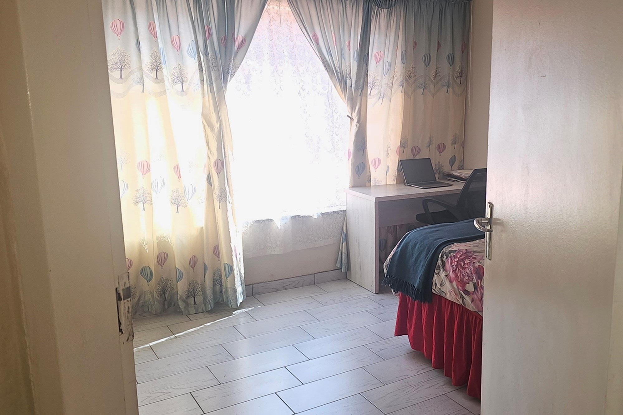 Spacious 2 Bedroom Apartment in Quiet, Well-Maintained Complex in Florida