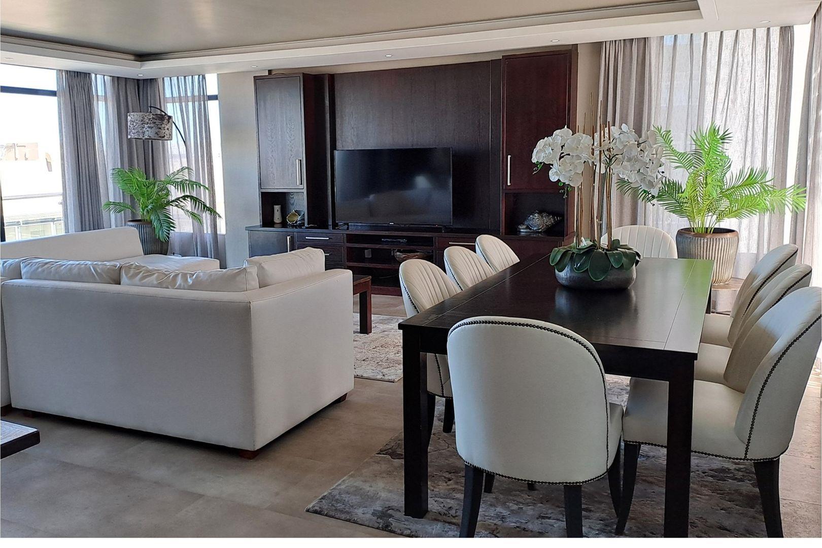 Apartment For Sale in Beachfront, Table View, Blouberg