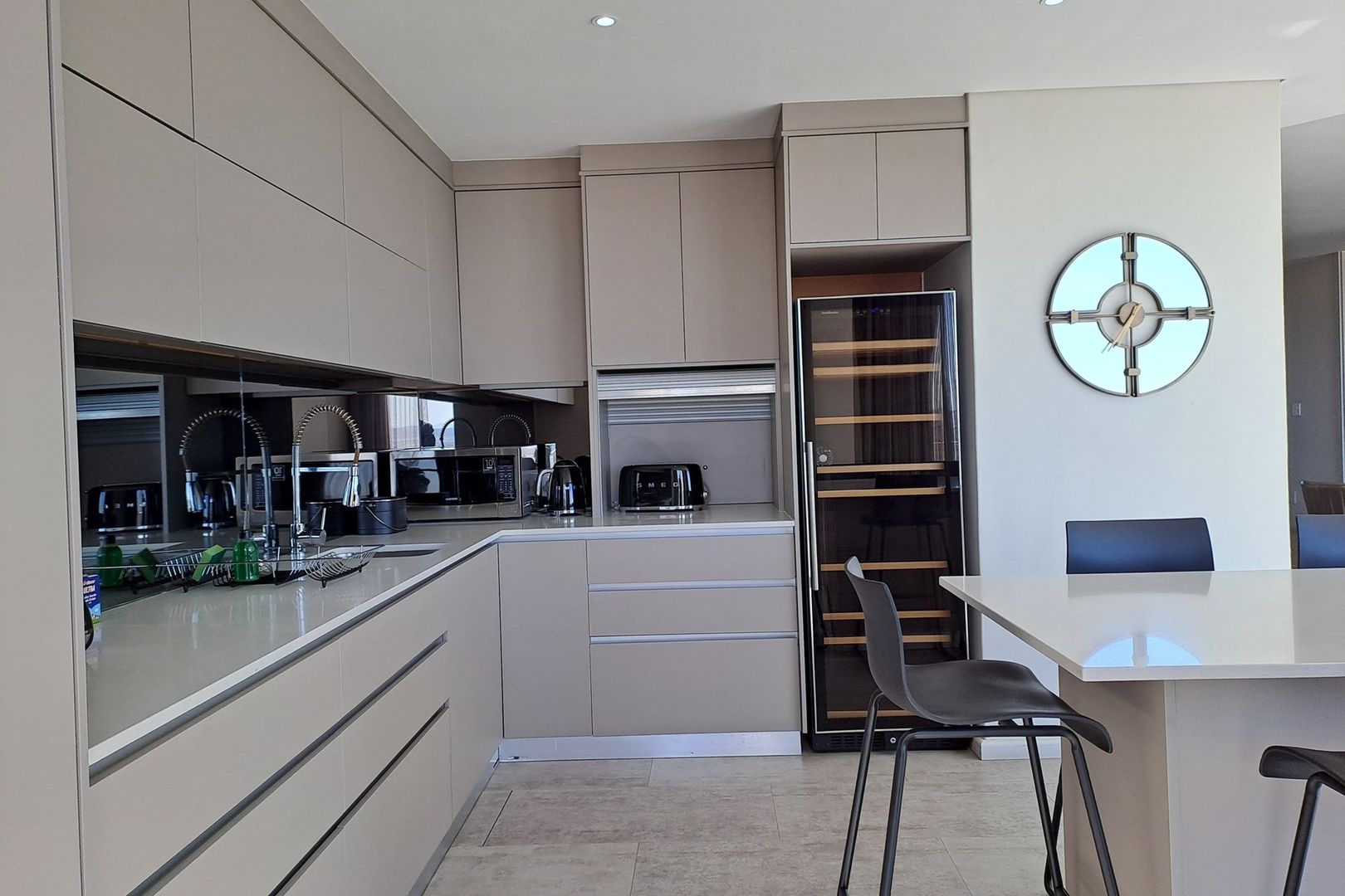 Apartment for sale in Beachfront, Table View, Blouberg, 340 m²