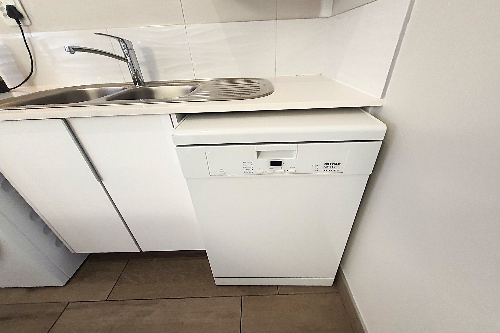 Beautiful 2 Bedroom Apartment For Sale (Fully Furnished)