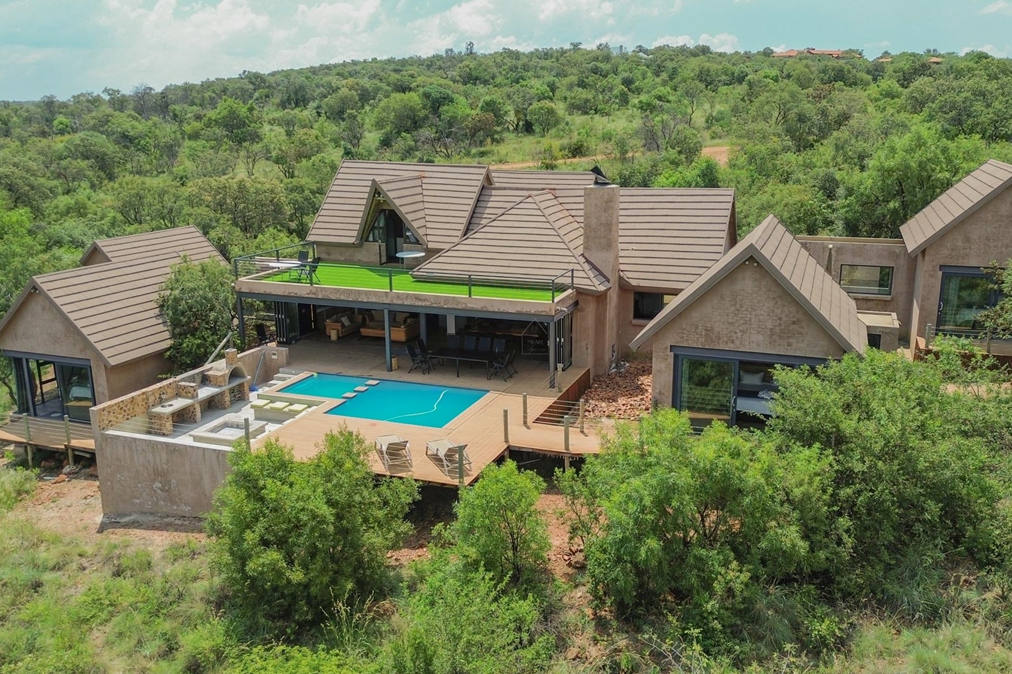 Hillside Lodge - Luxury Bushveld Living in Elements Private Golf Reserve