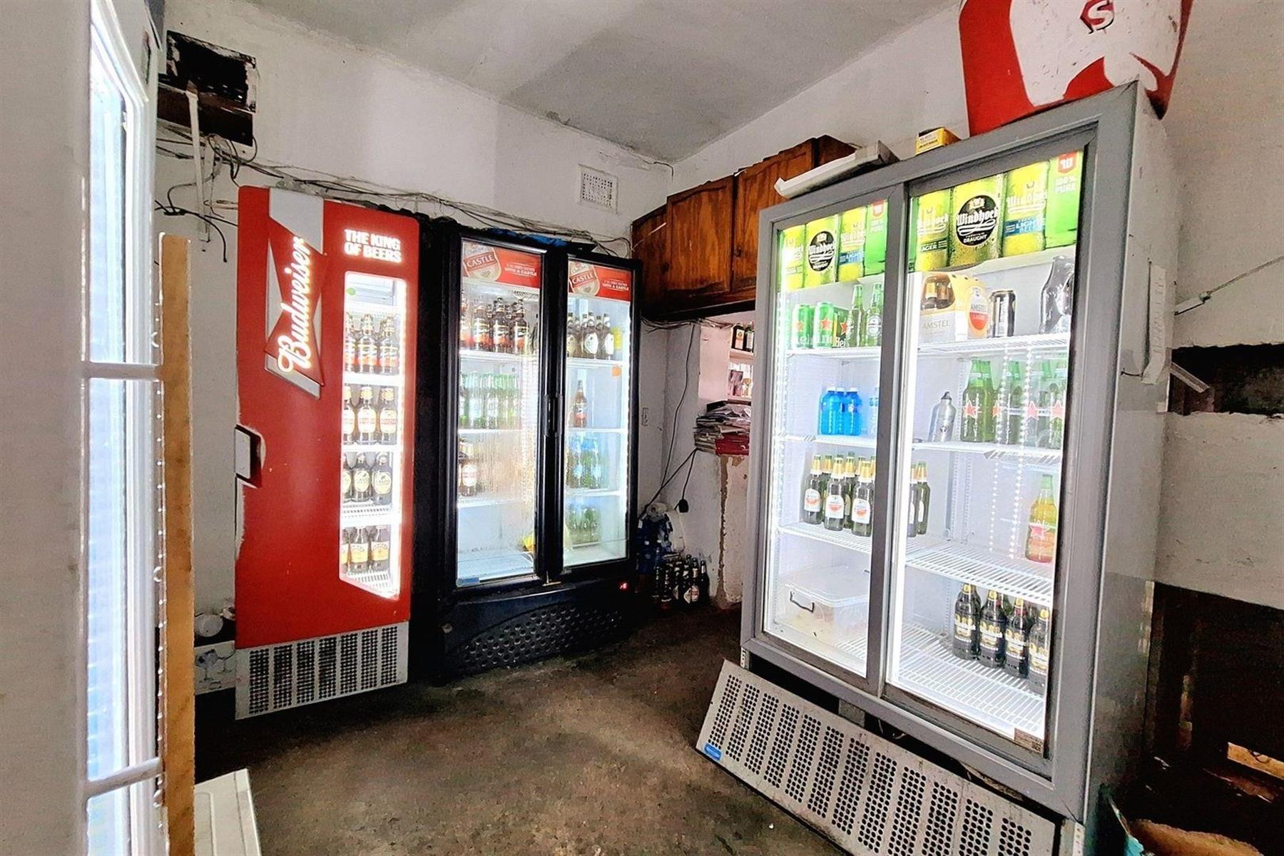 Incredible business opportunity - BAR/PUB for Sale in Umbilo - needs TLC (plus ACCOMODATION)