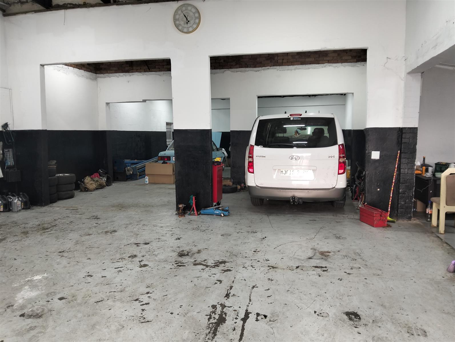 Workshop centre on Main Rd Near Clairmont.