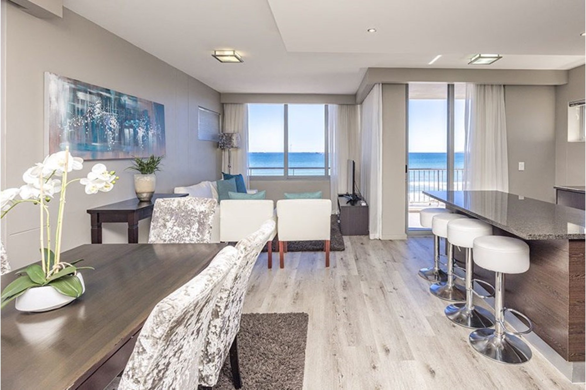 Deluxe Two-Bedroom Apartment with Balcony and Private Splash Pool