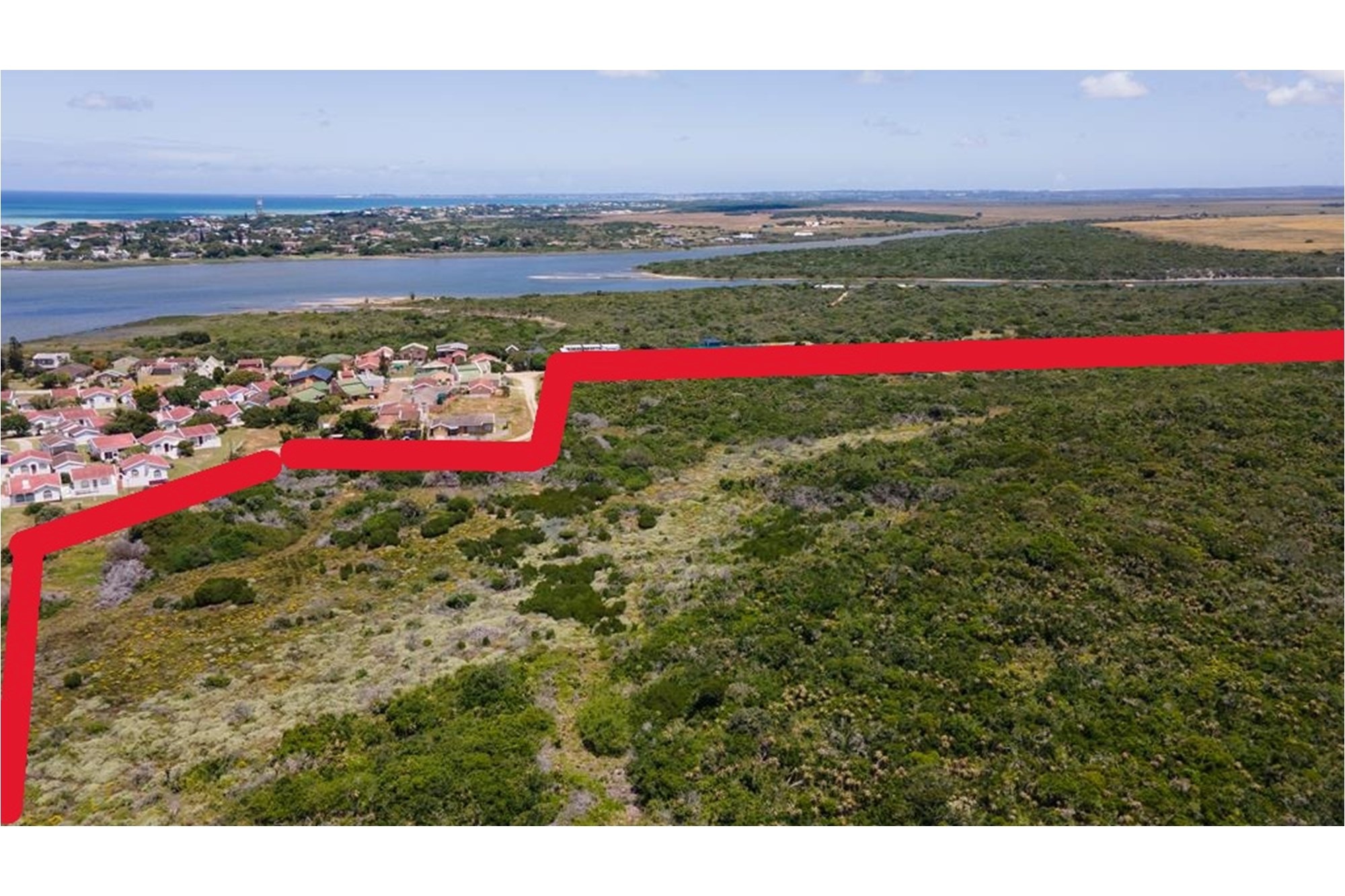 Swan Lake, Jeffreys Bay 120 Stylish Freehold Residence
