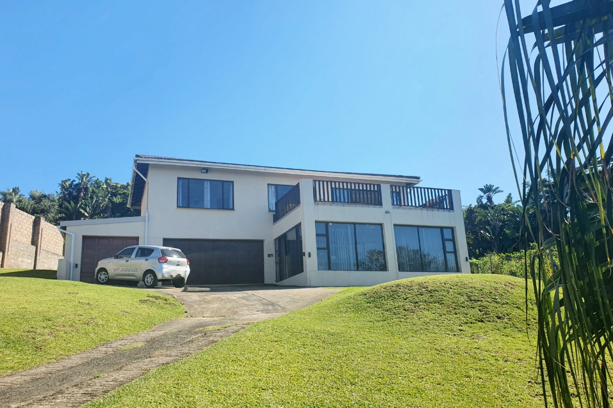 PALM BEACH SELF SUSTAINABLE HOME WITH BEAUTIFUL SEA VIEWS