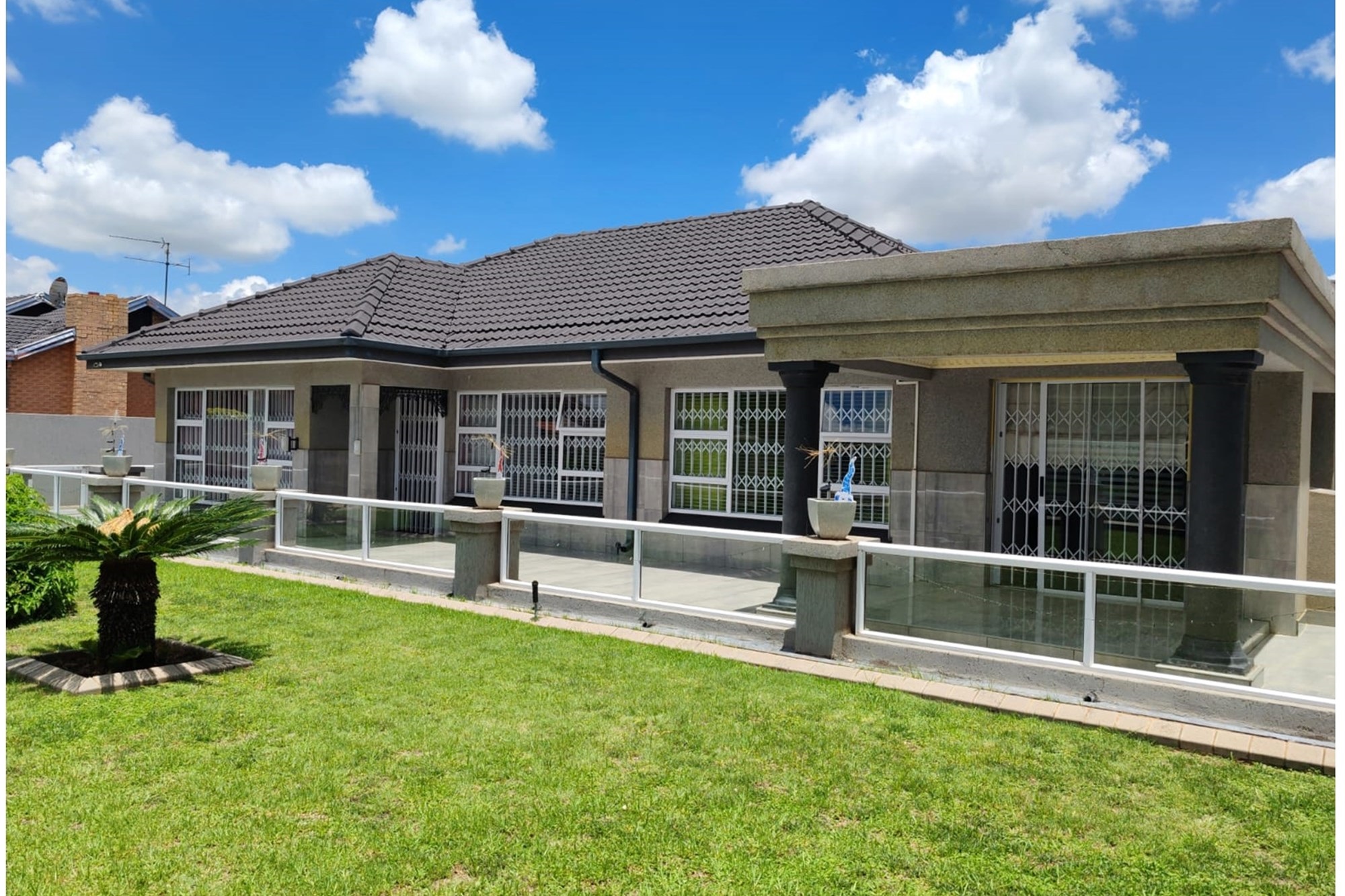 ARCON PARK * SOLE MANDATE * VEREENIGING * a Luxurious, Modern 4-Bedroom Family Home * R2 150 000.00