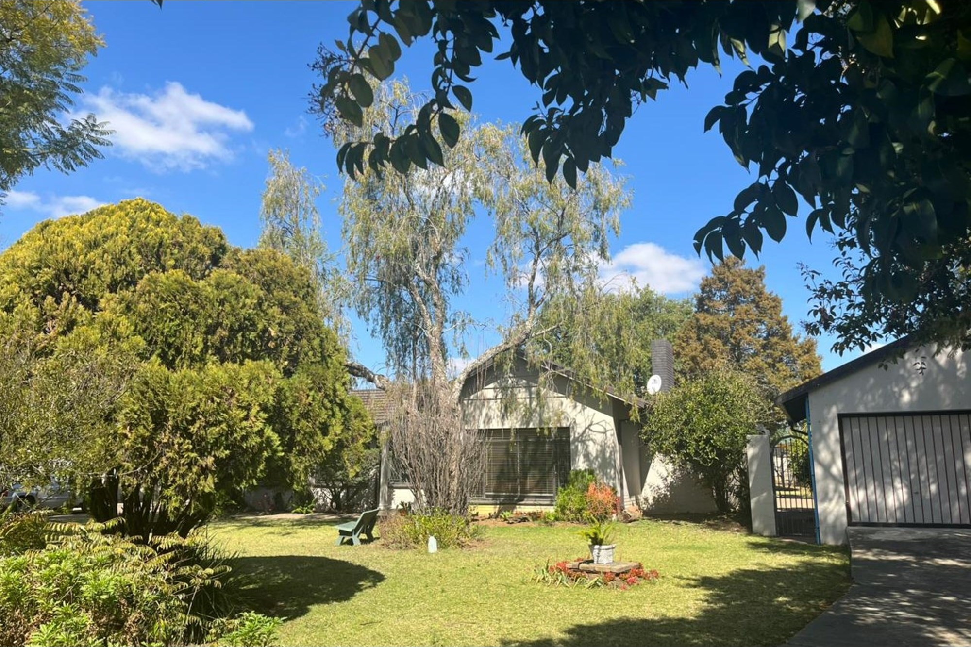 Spacious 4-Bedroom Family Home for SALE, Dundee KZN.