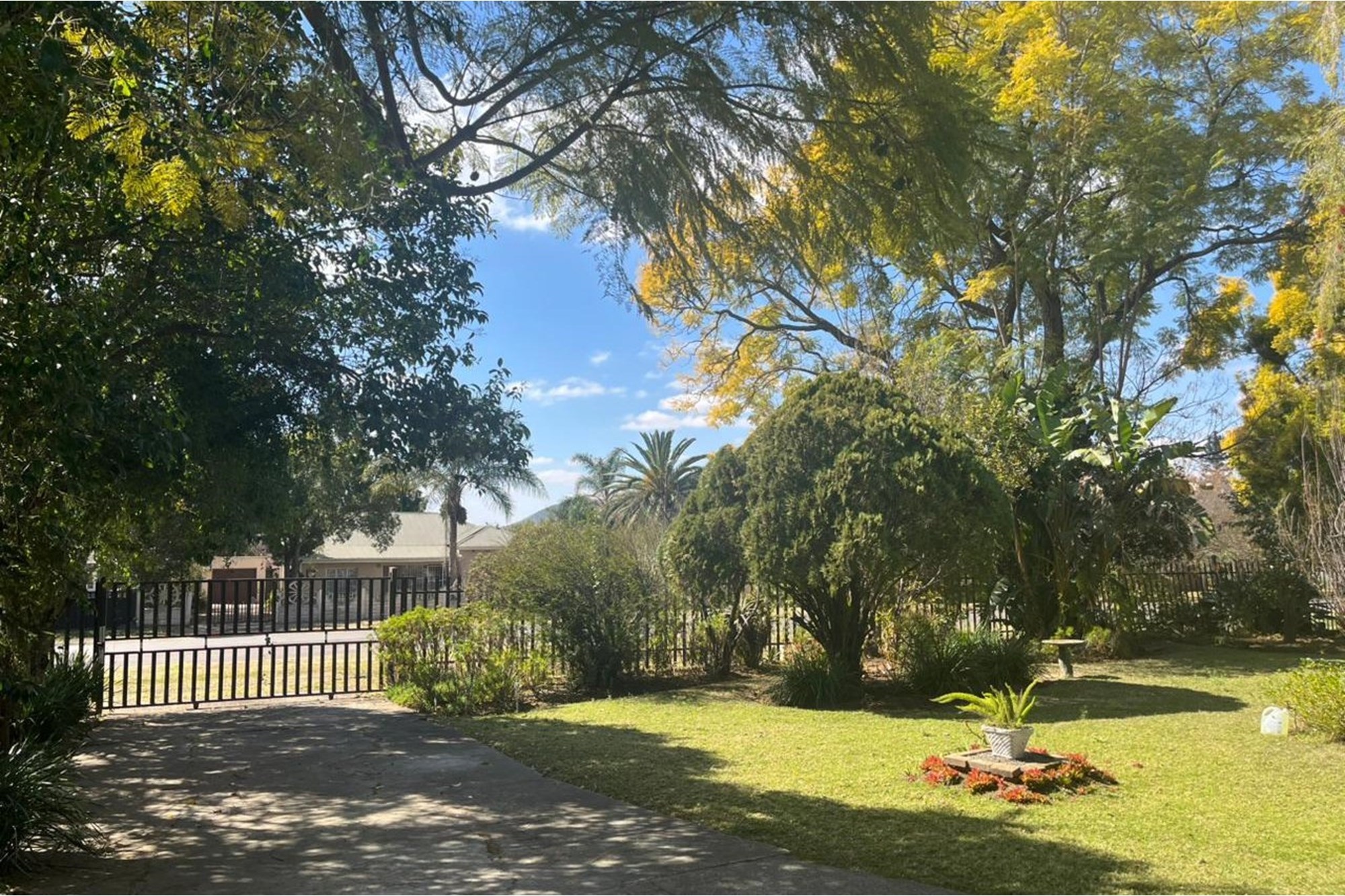 Spacious 4-Bedroom Family Home for SALE, Dundee KZN.