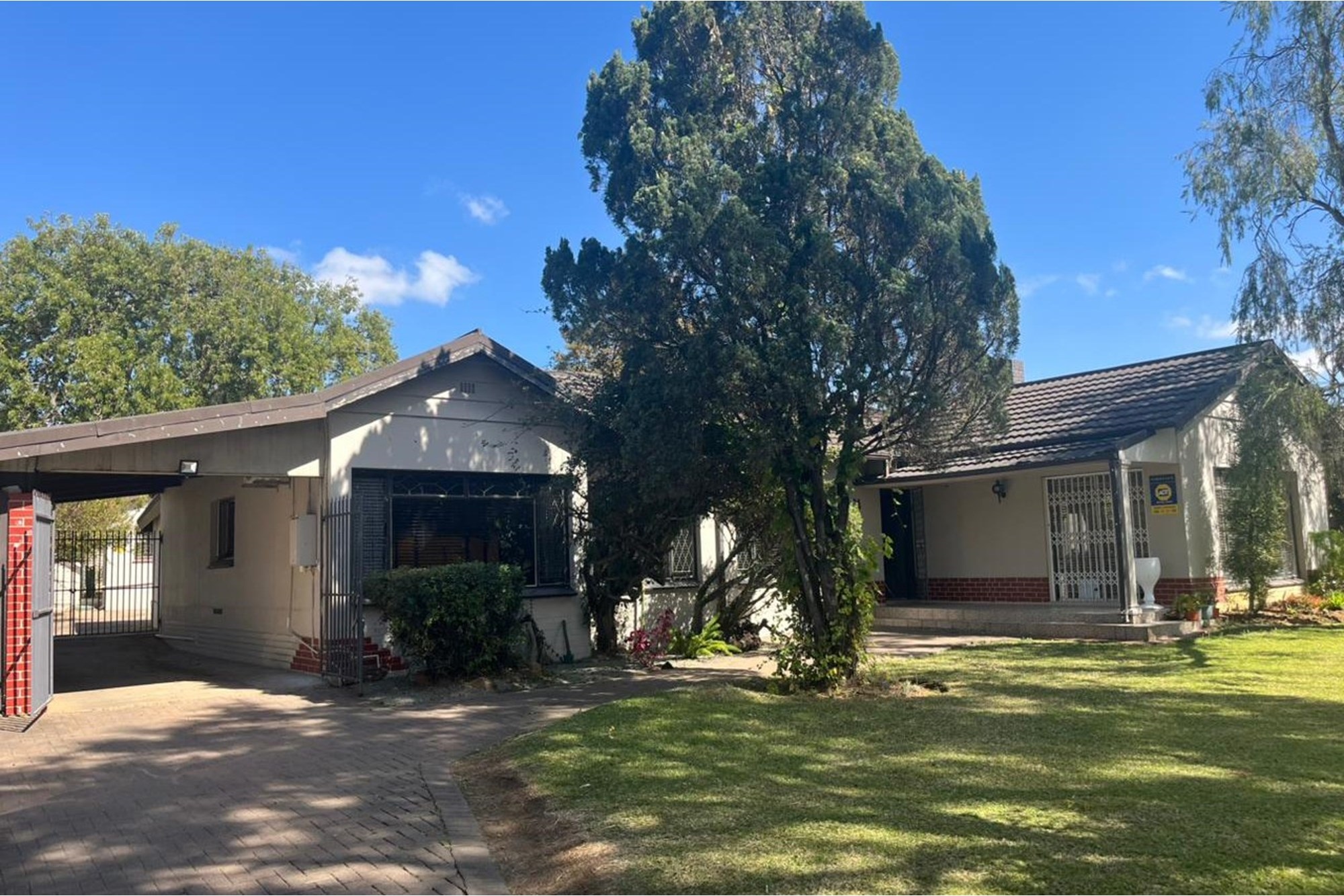 Spacious 4-Bedroom Family Home for SALE, Dundee KZN.