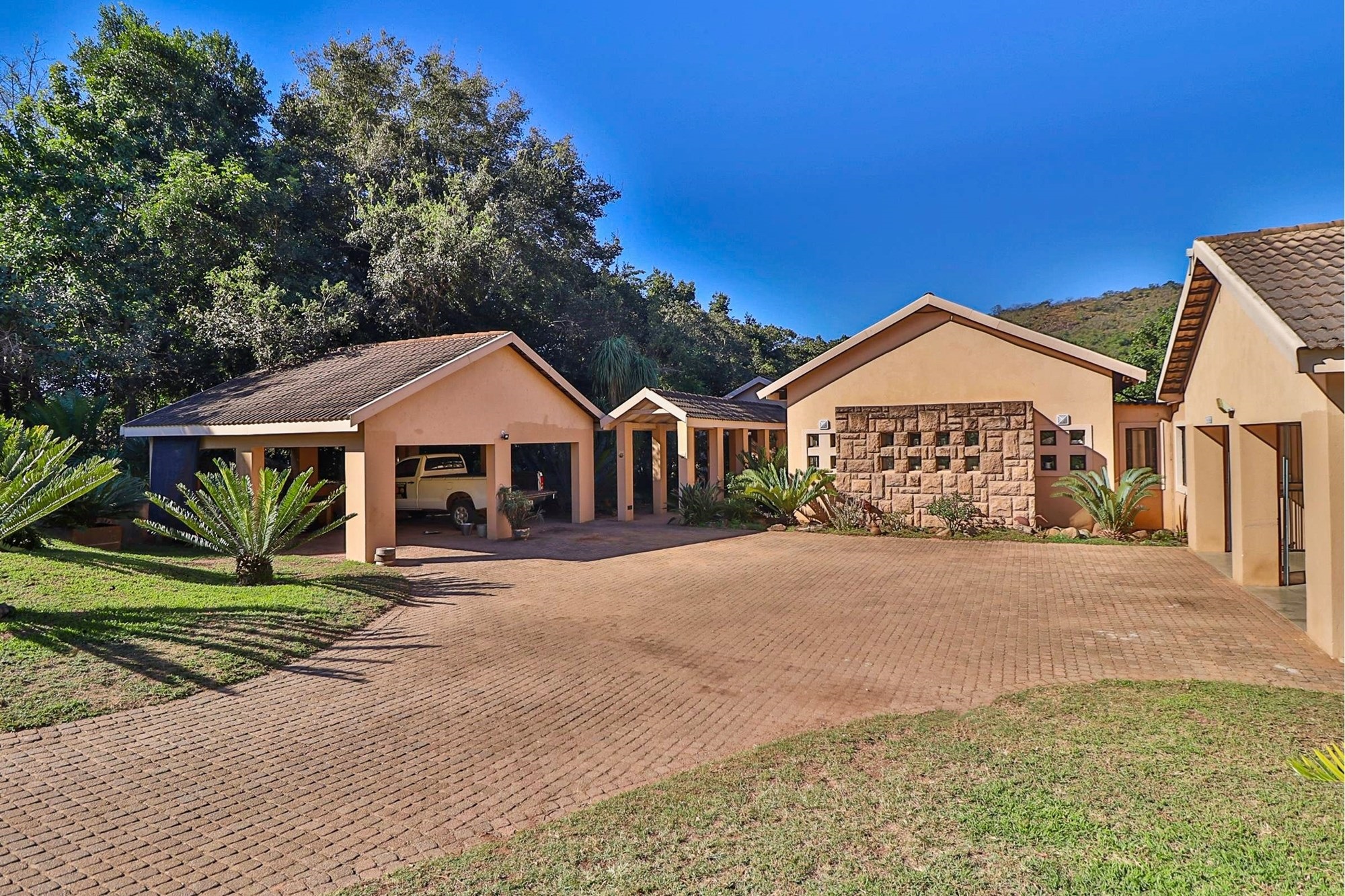 "Tranquil Countryside Farm with Modern Comforts"