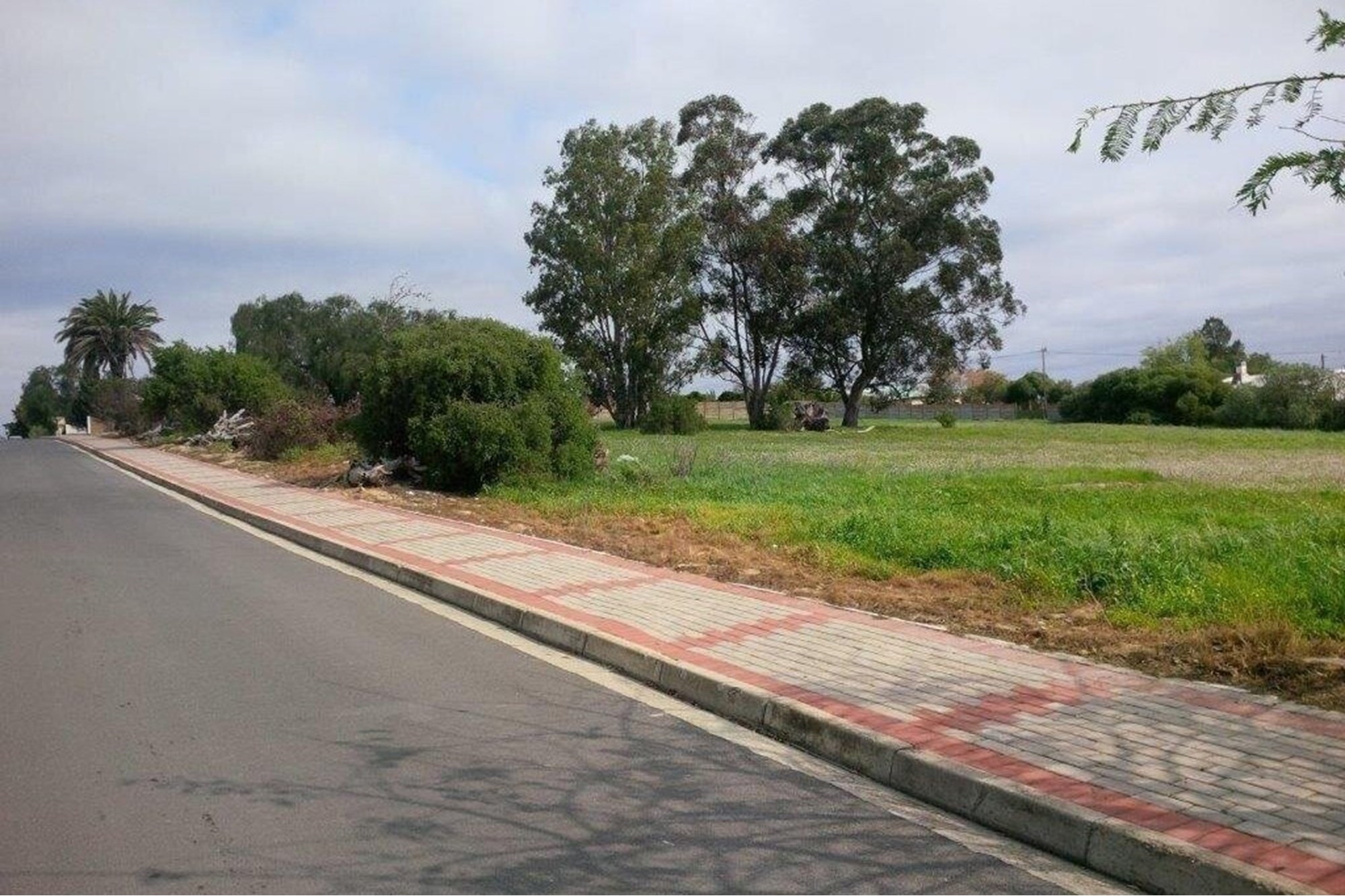 8 sub-divided plots of 600-800sqm in Hopefield