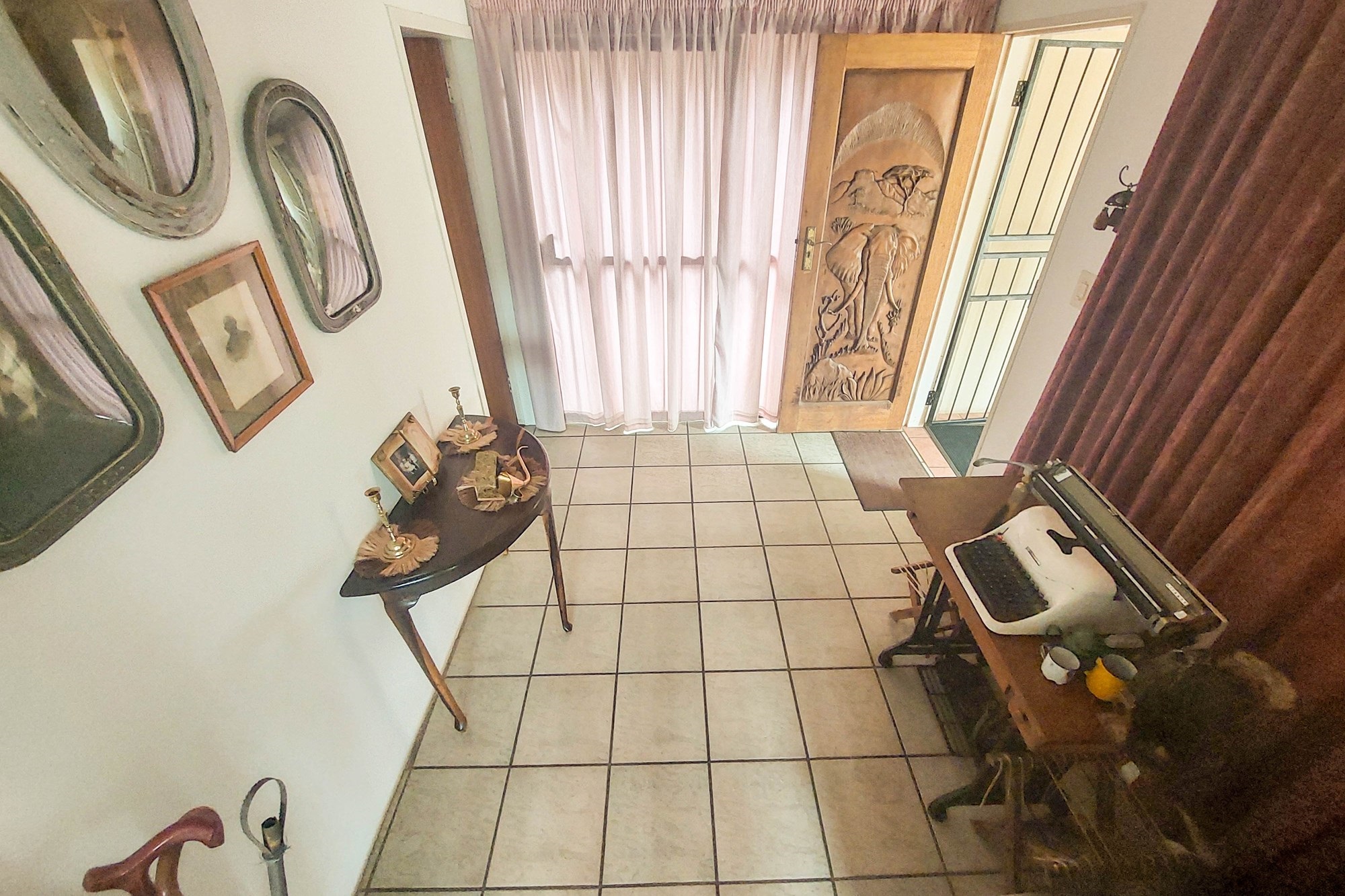 Spacious 4-Bedroom Home on Large Stand in Erasmia
