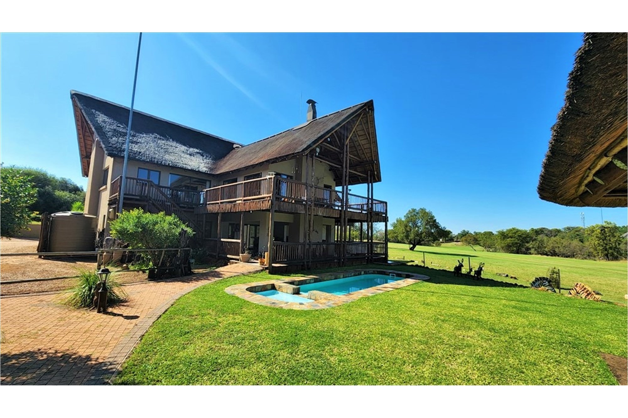 HOUSE / GUESTHOUSE IN KORO CREEK BUSHVELD GOLF ESTATE, MODIMOLLE, LIMPOPO