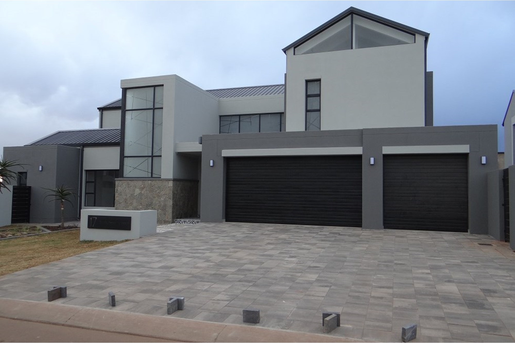 5 Bedroom House in Midstream Heights