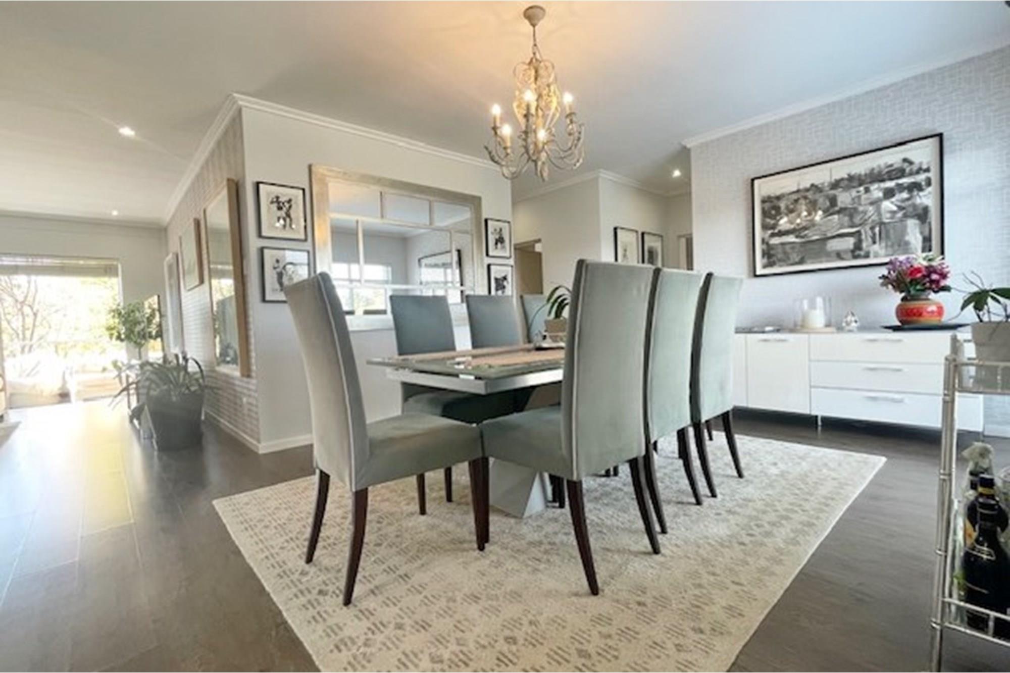 Exceptionally well maintained 3 bed top floor apartment, Morningside