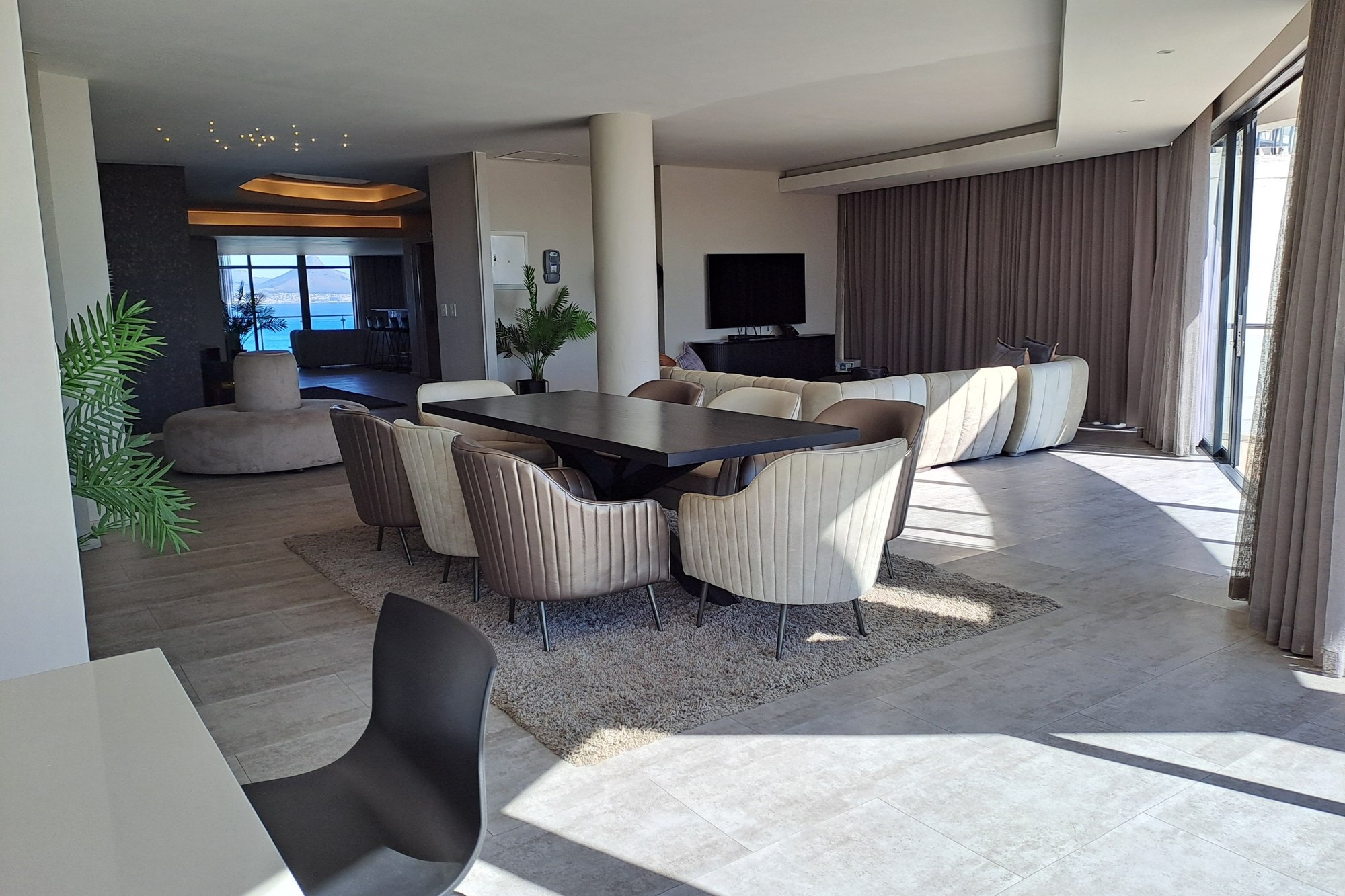 Four-bedroom luxury penthouse in Beachfront, Blouberg