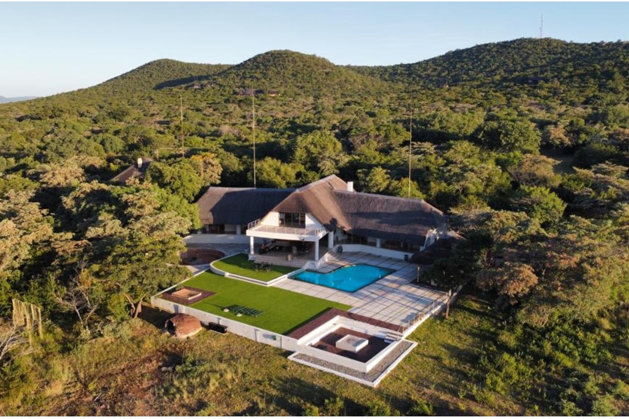 BIG 5 - Exclusive Whole owner private Safari Lodge in Mabula Private Game Reserve