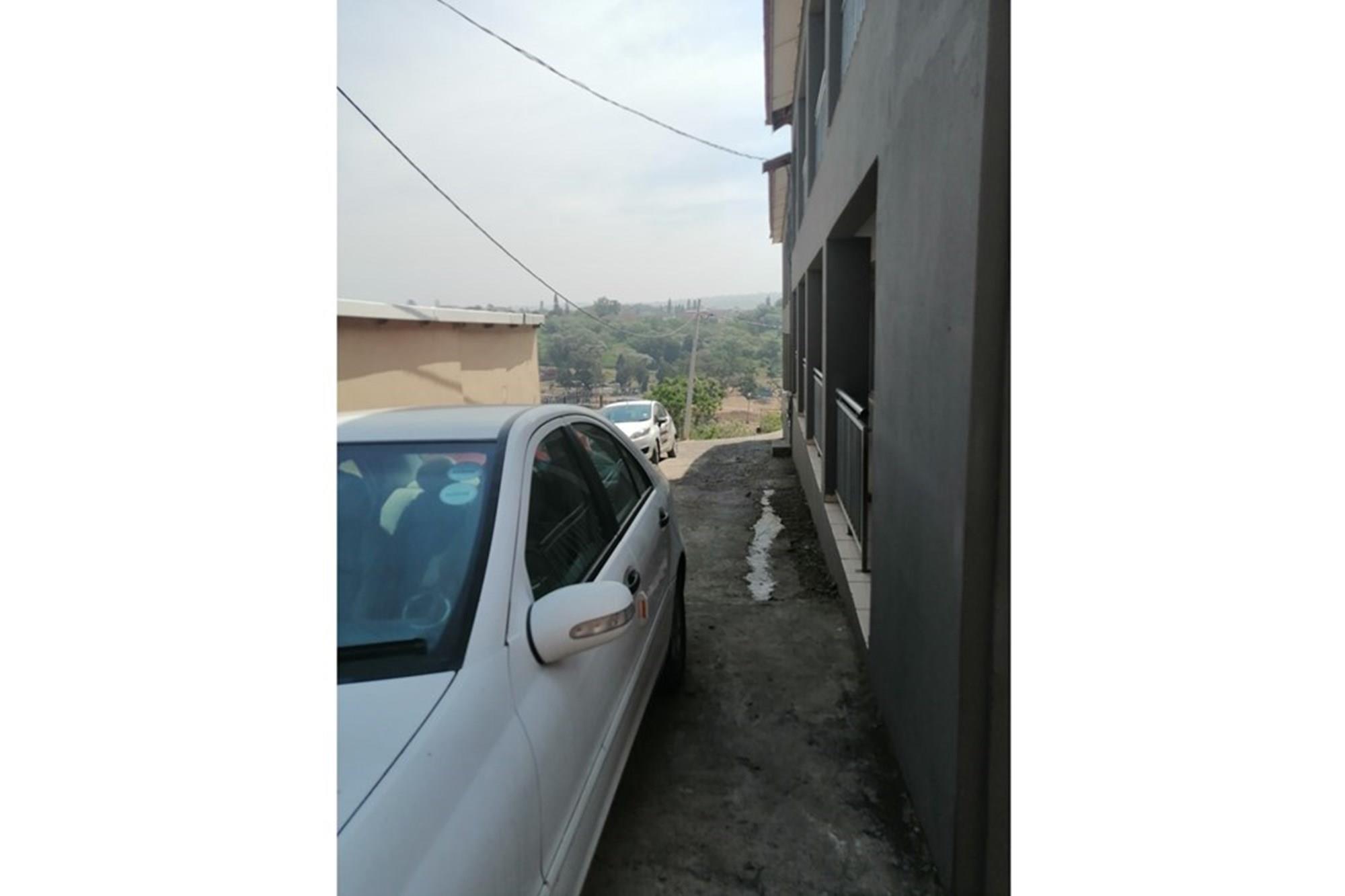 Fully tenanted 8 unit flat for sale