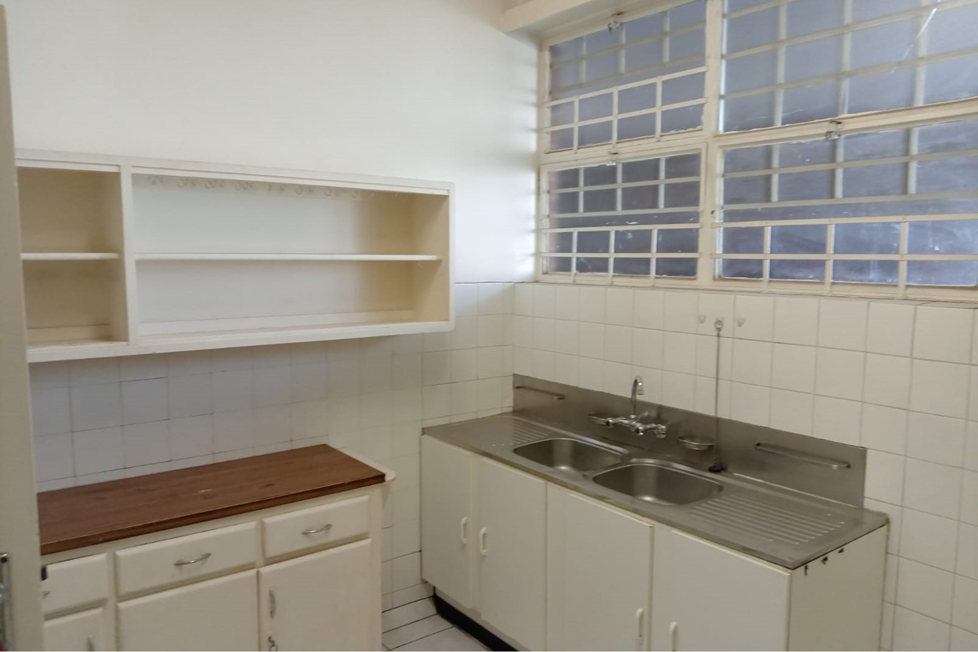 Dream Home in Killarney: Modern 2-Bed Condo