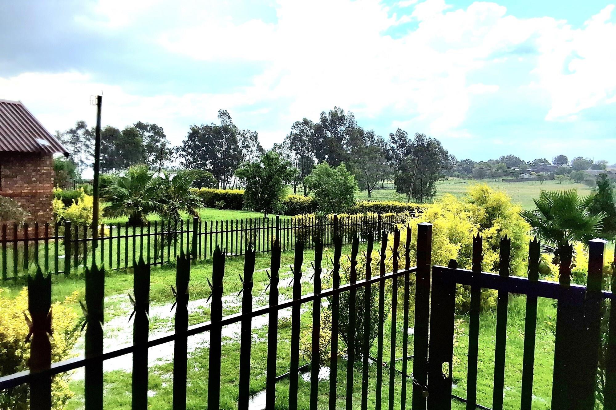 ORANGEVILLE * FREE STATE * 2 BEDROOM NUTEC HOME * 2040SQM * DAM VIEW * R740 000.00