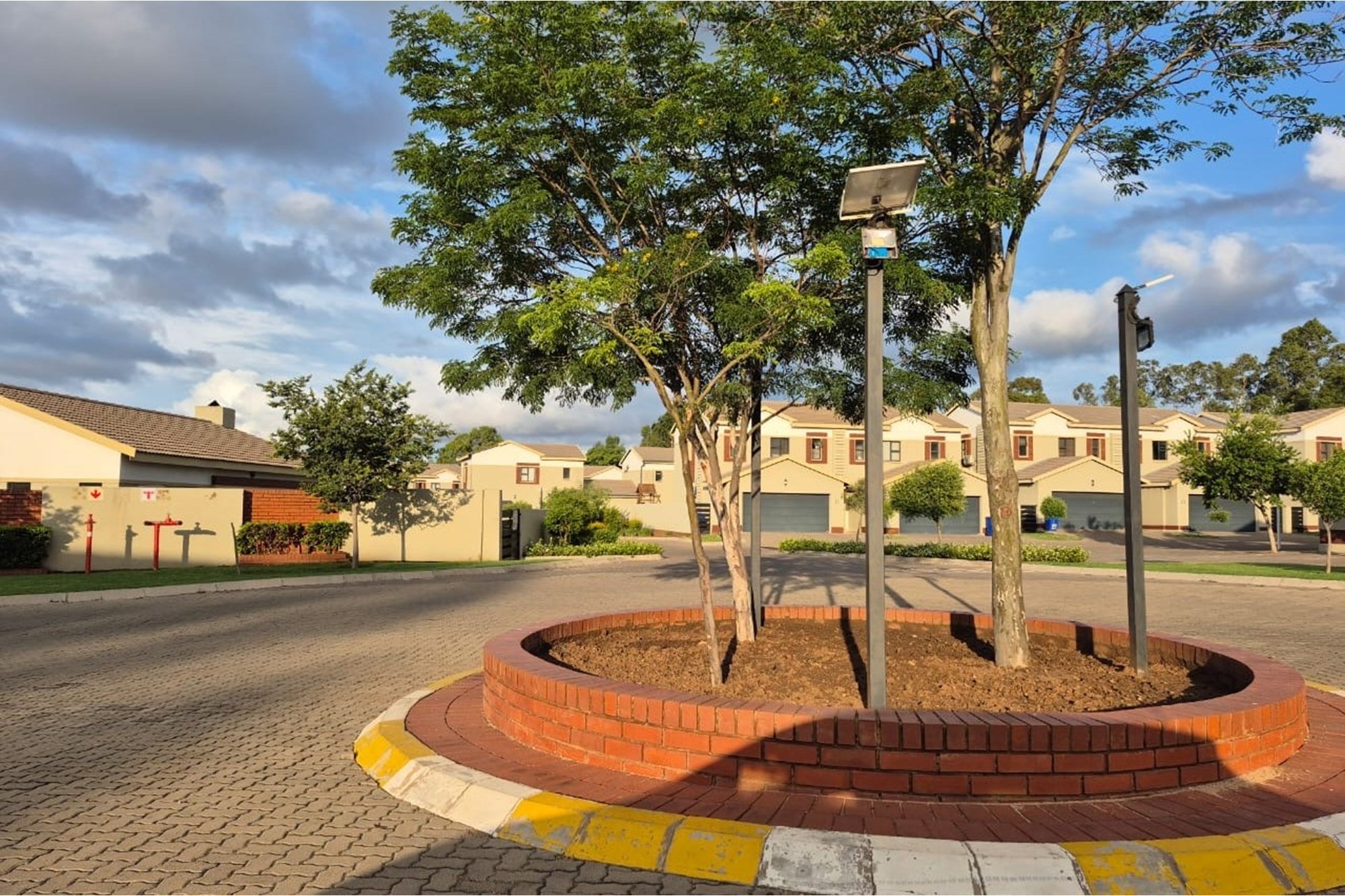 A stunning 4-bedroom house in a secure estate in Equestria!
