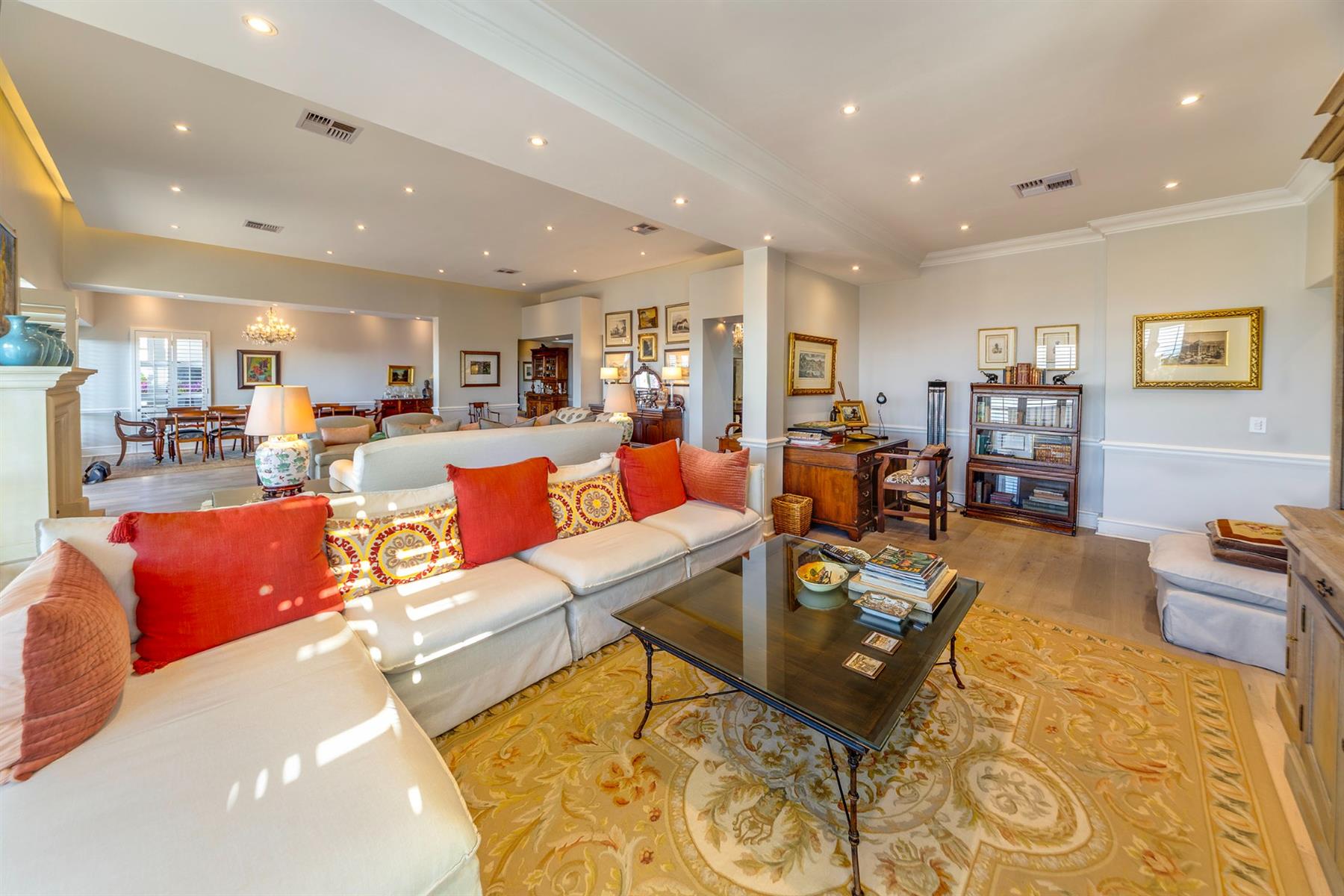 Magnificent penthouse with spectacular views!
