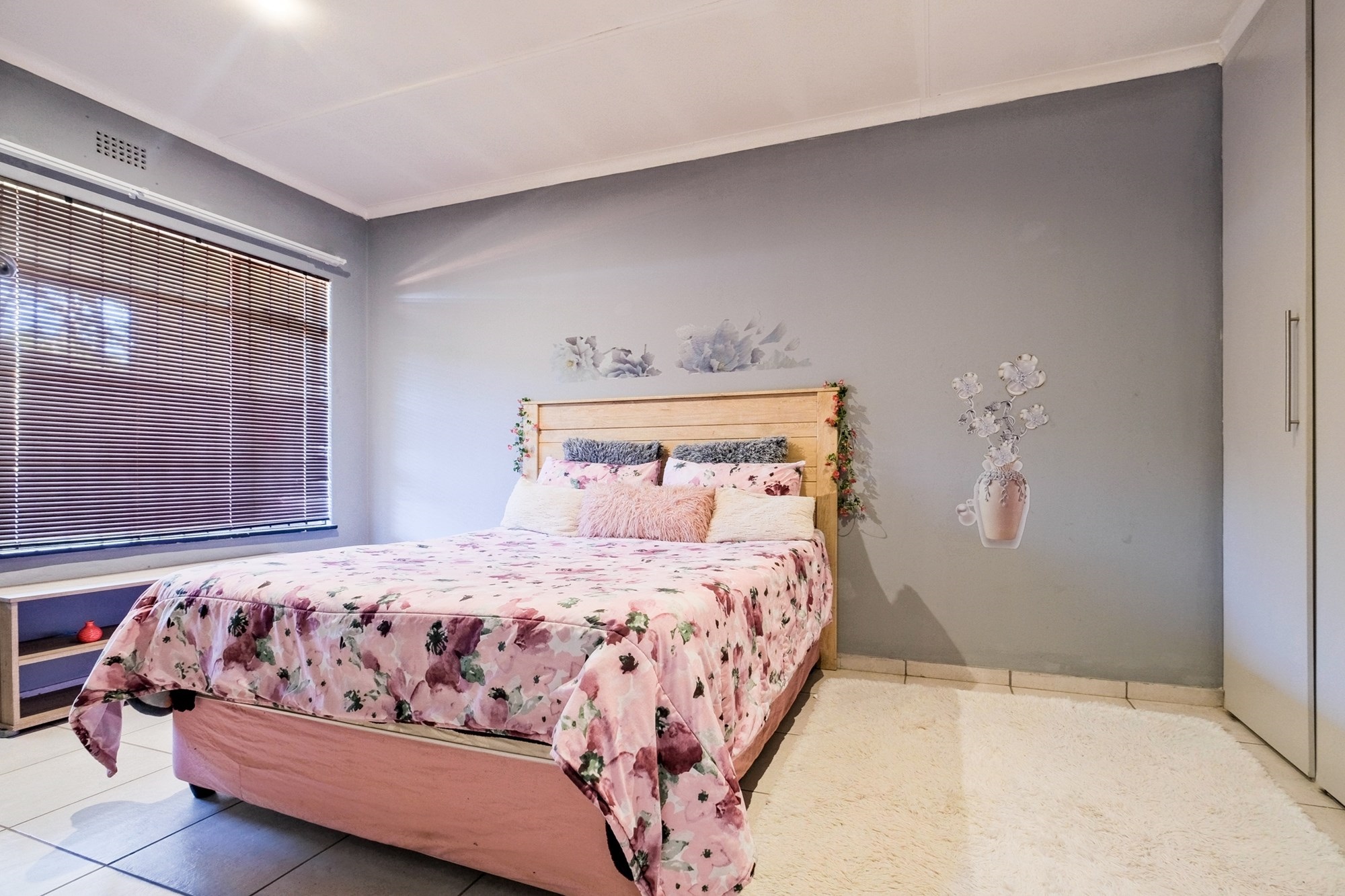 Renovated Charming 1-Bed Apartment in Windsor West!