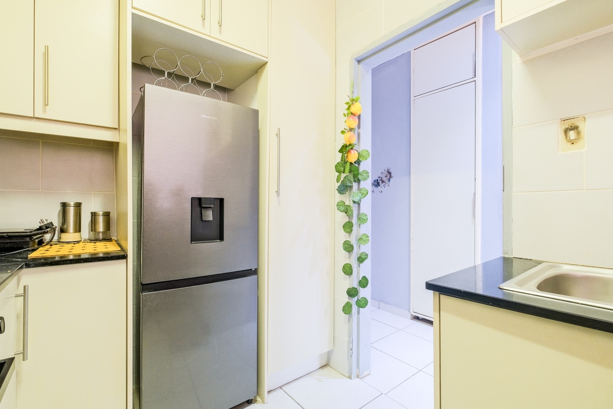Renovated Charming 1-Bed Apartment in Windsor West!
