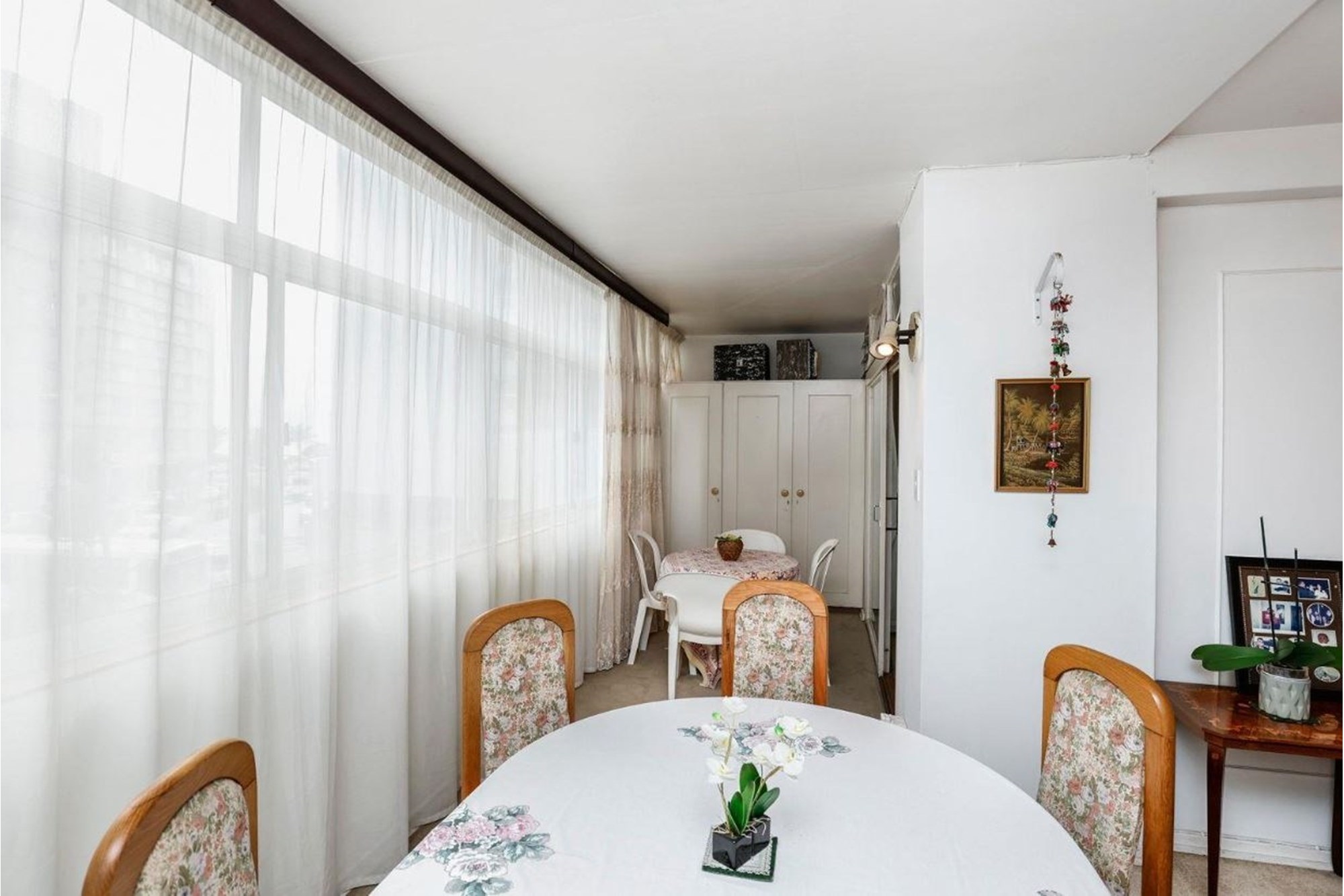 Step Into Style - 2-Bedroom Elegance Near the Beach