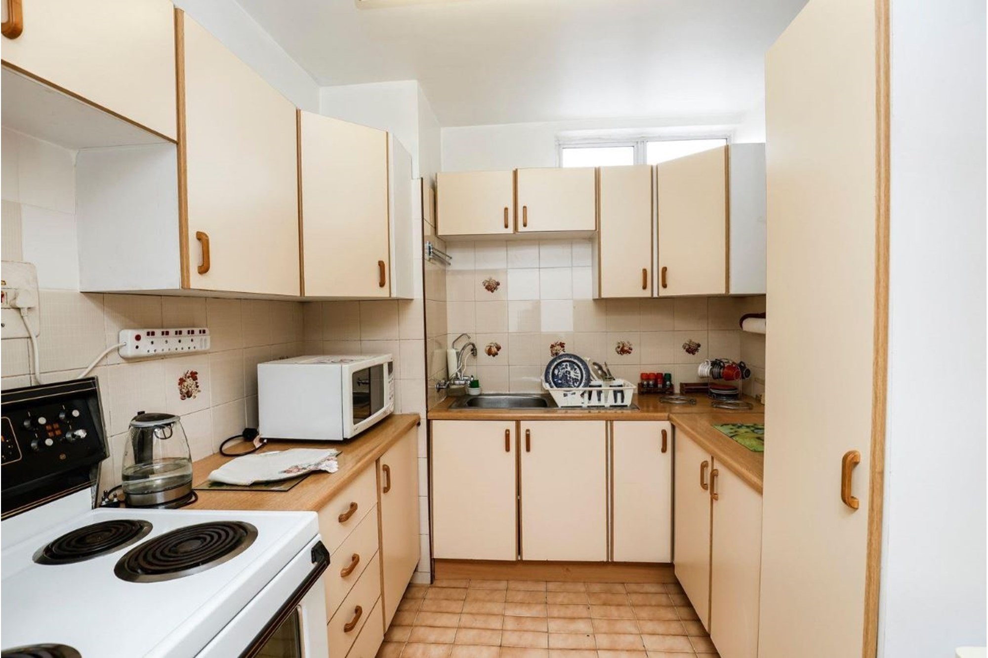 Step Into Style - 2-Bedroom Elegance Near the Beach
