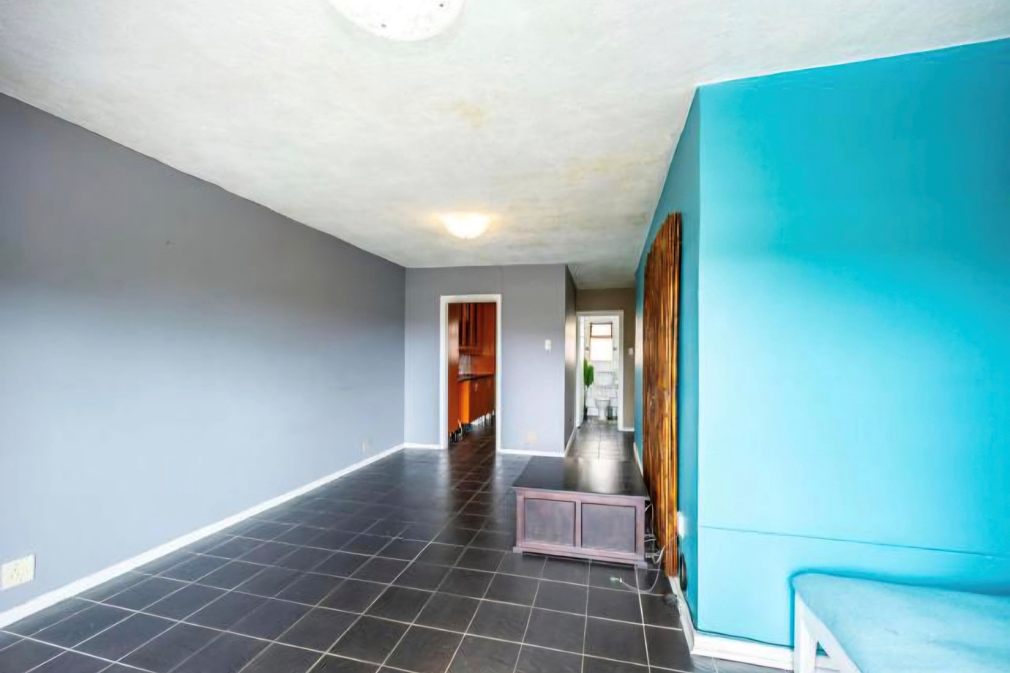 Do not miss out on this well priced 2 bedroom duplex unit located in Beacon Bay