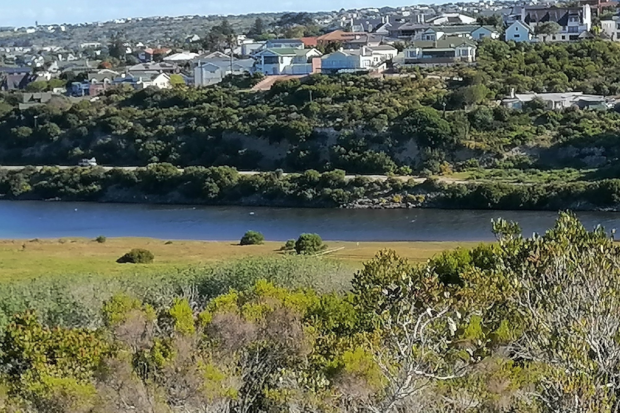 Vacant land with breathtaking views of the Goukou river.