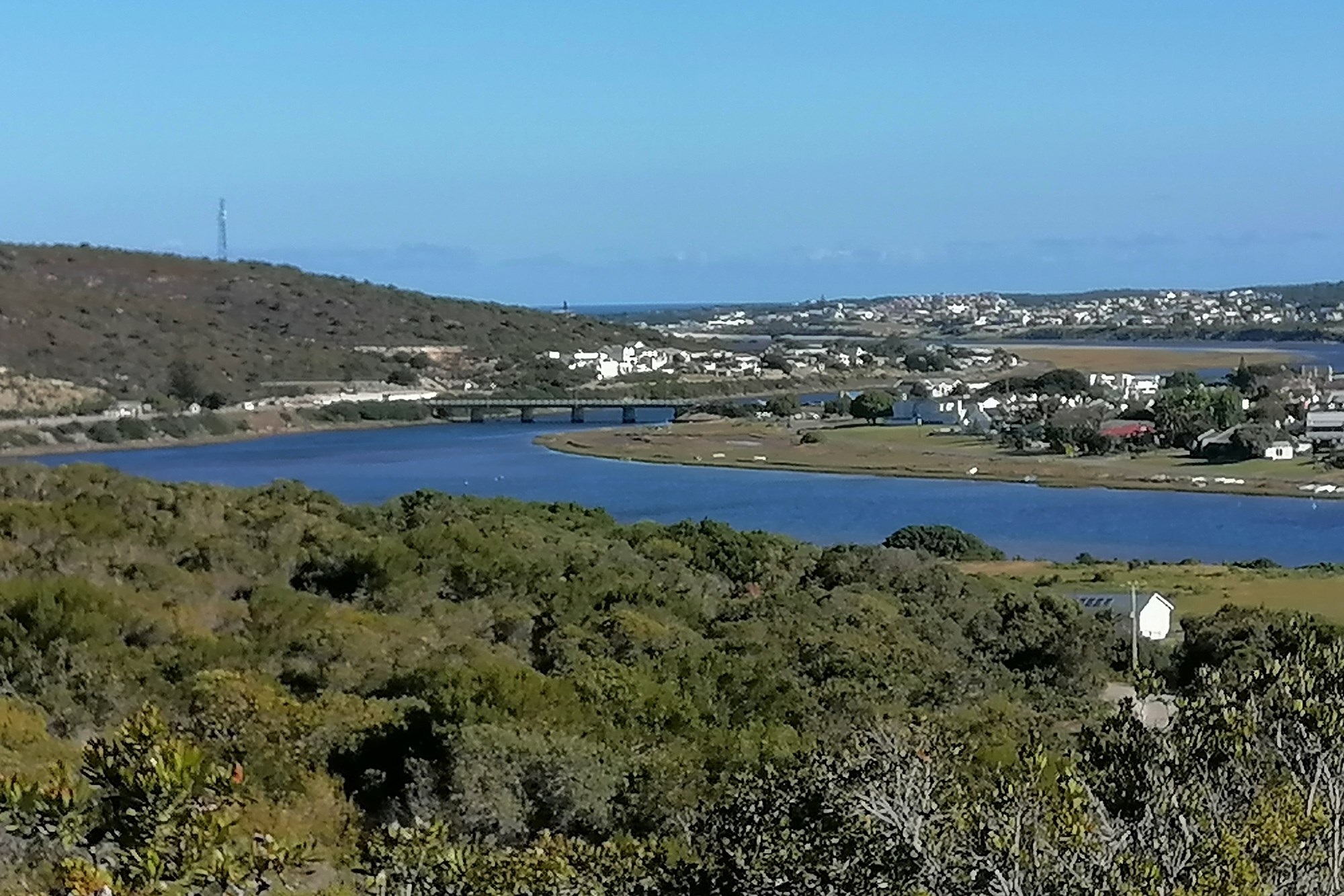 Vacant land with breathtaking views of the Goukou river.