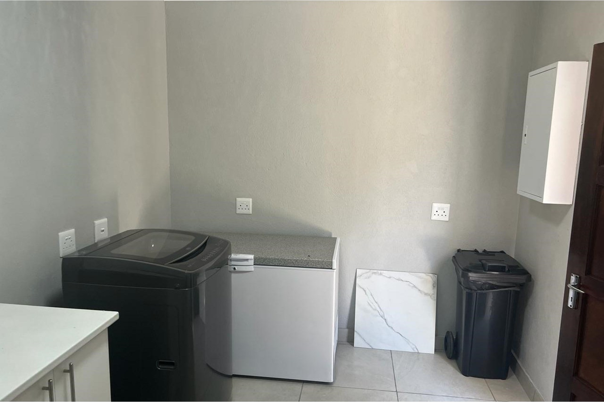 Investor’s Dream: Modern 10-Bedroom Property with Business Zoning