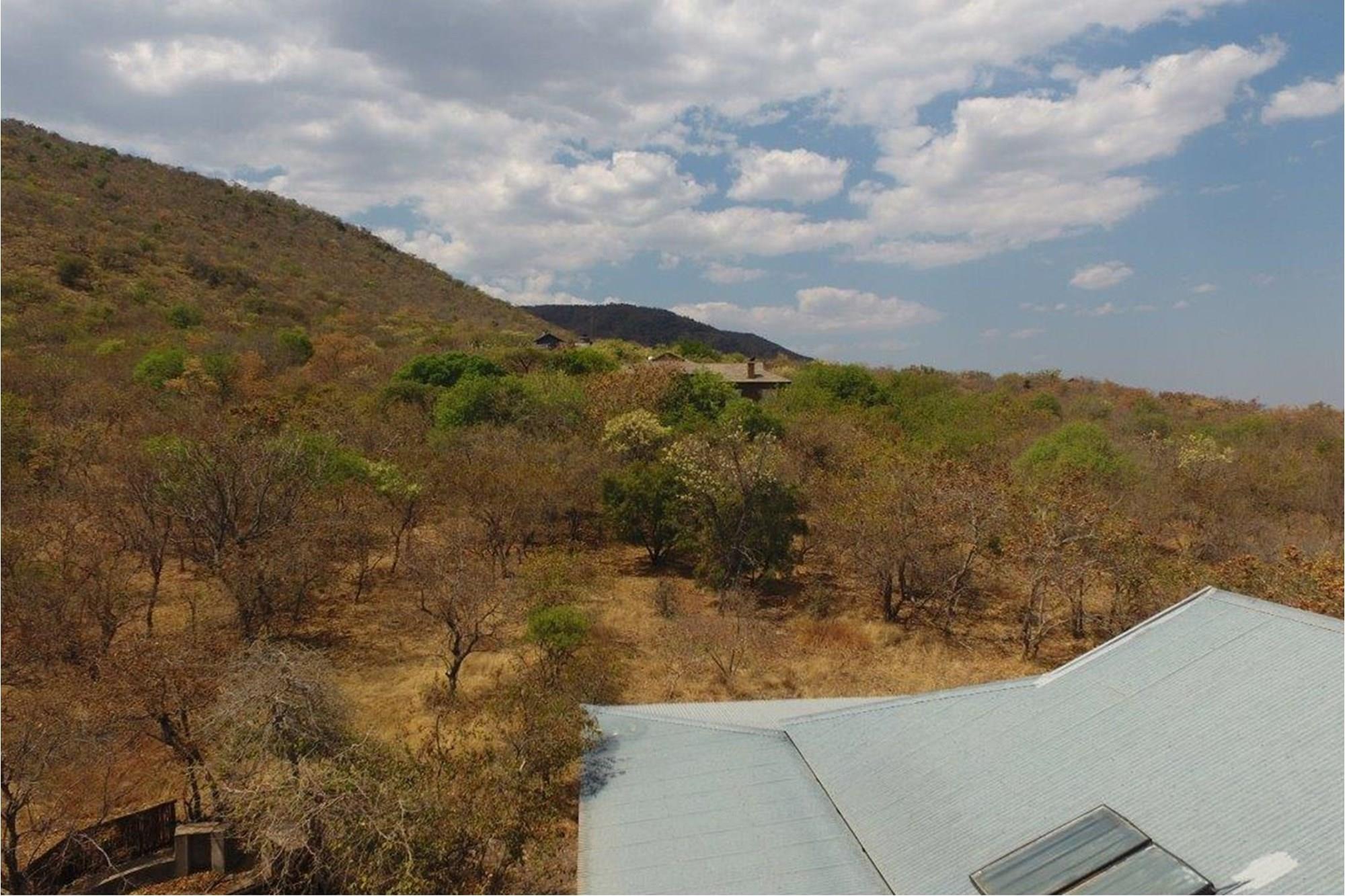 Thaba Moriri - Double story 5 bedroom house in private game reserve with breathtaking views