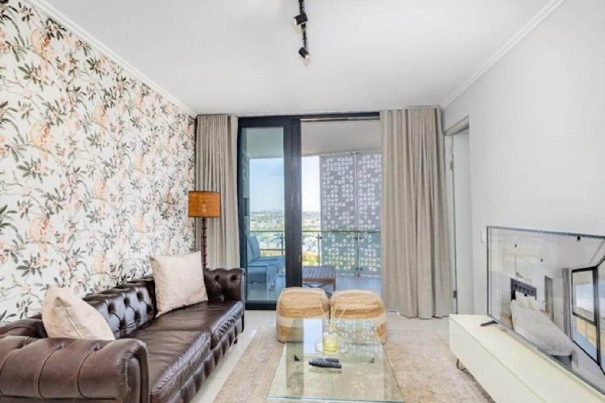 Apartment for rent in Waterfall, Midrand, 97 m²