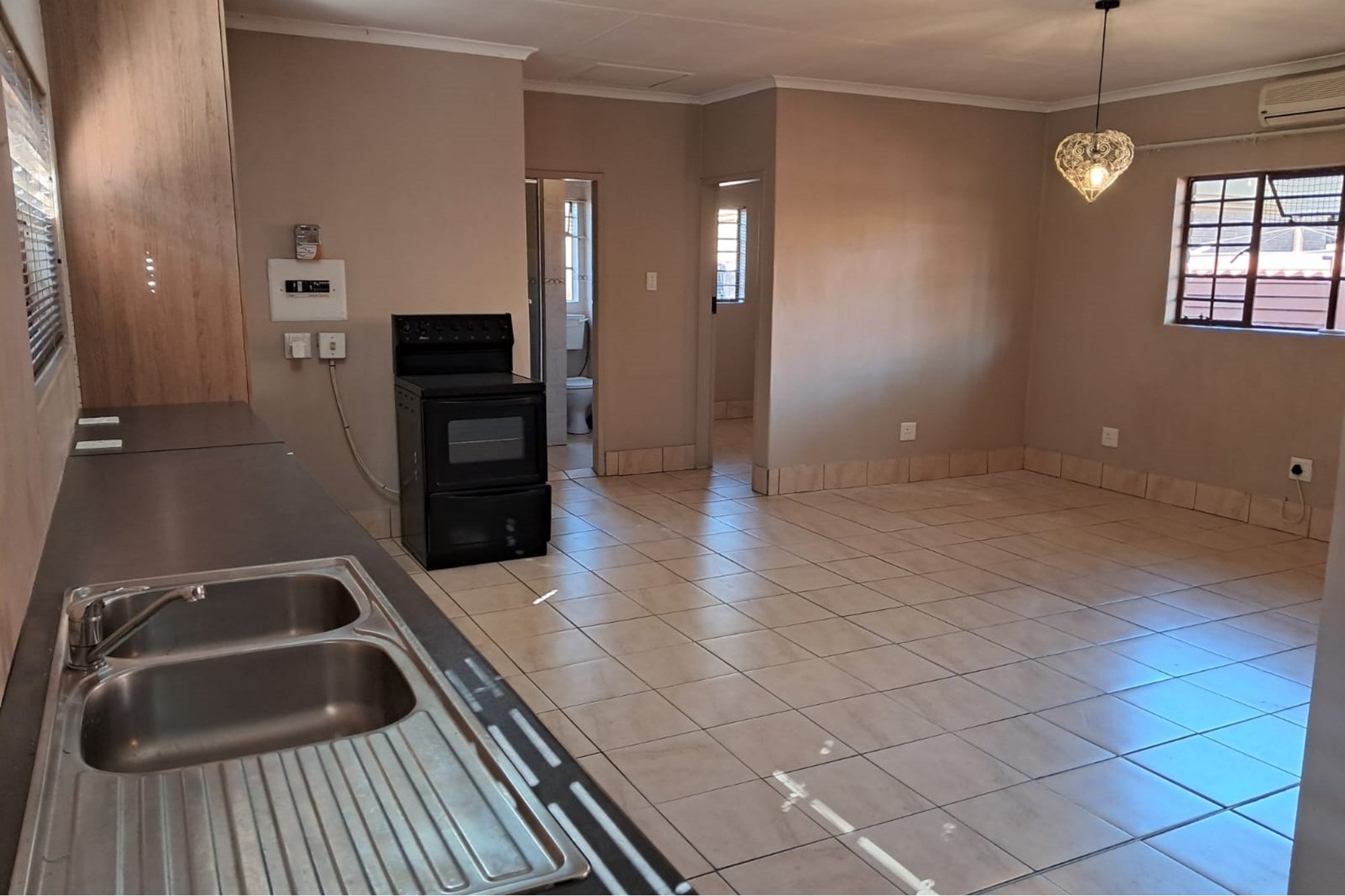 Charming 3-Bedroom Garden Flat for Rent - R8,250 | Doornpoort