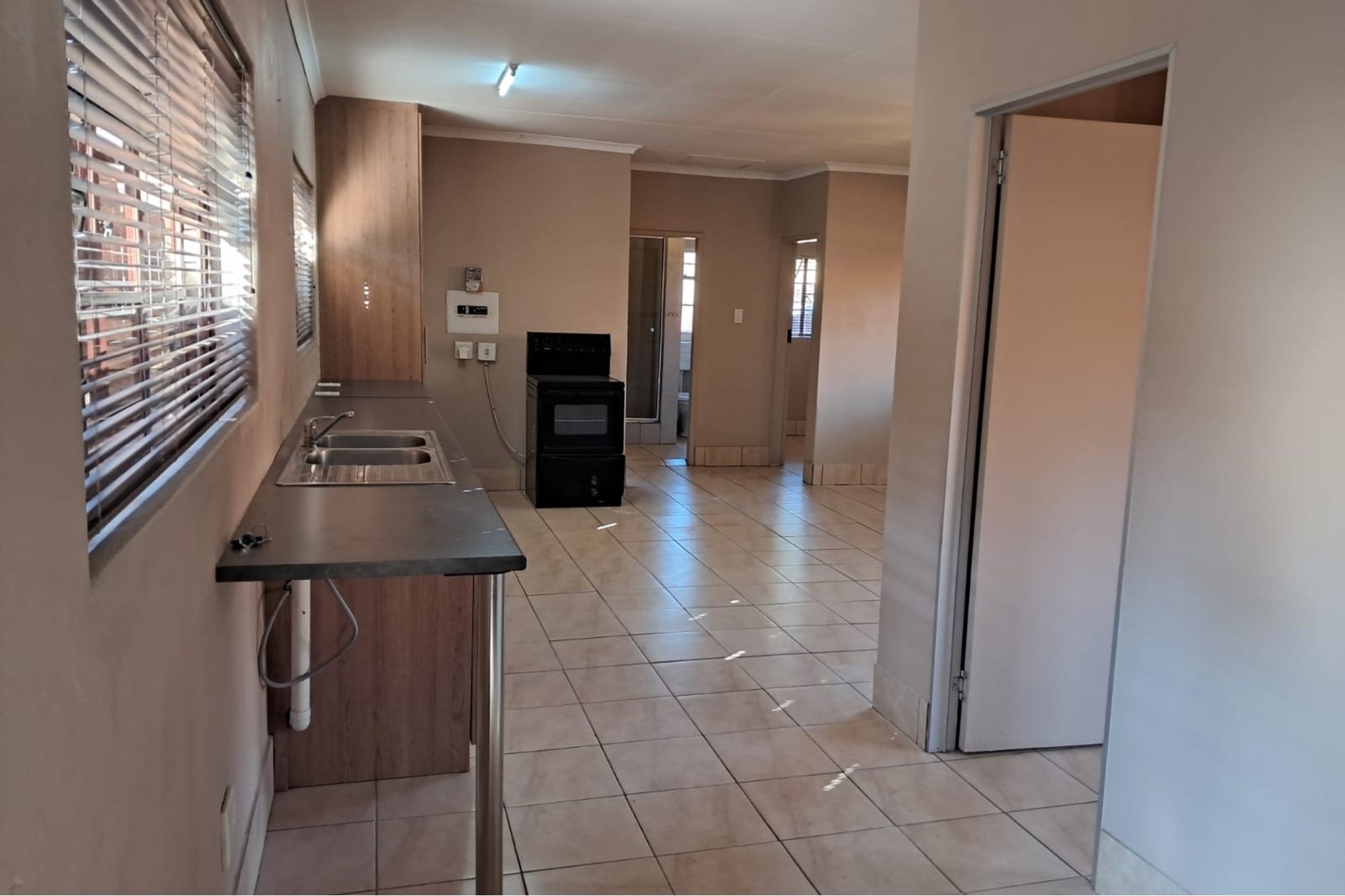 Charming 3-Bedroom Garden Flat for Rent - R8,250 | Doornpoort