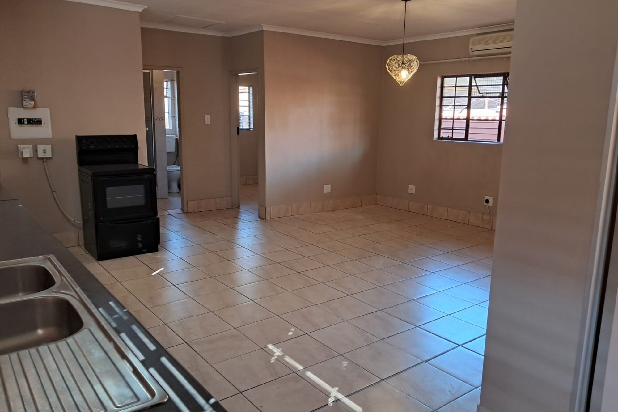 Charming 3-Bedroom Garden Flat for Rent - R8,250 | Doornpoort