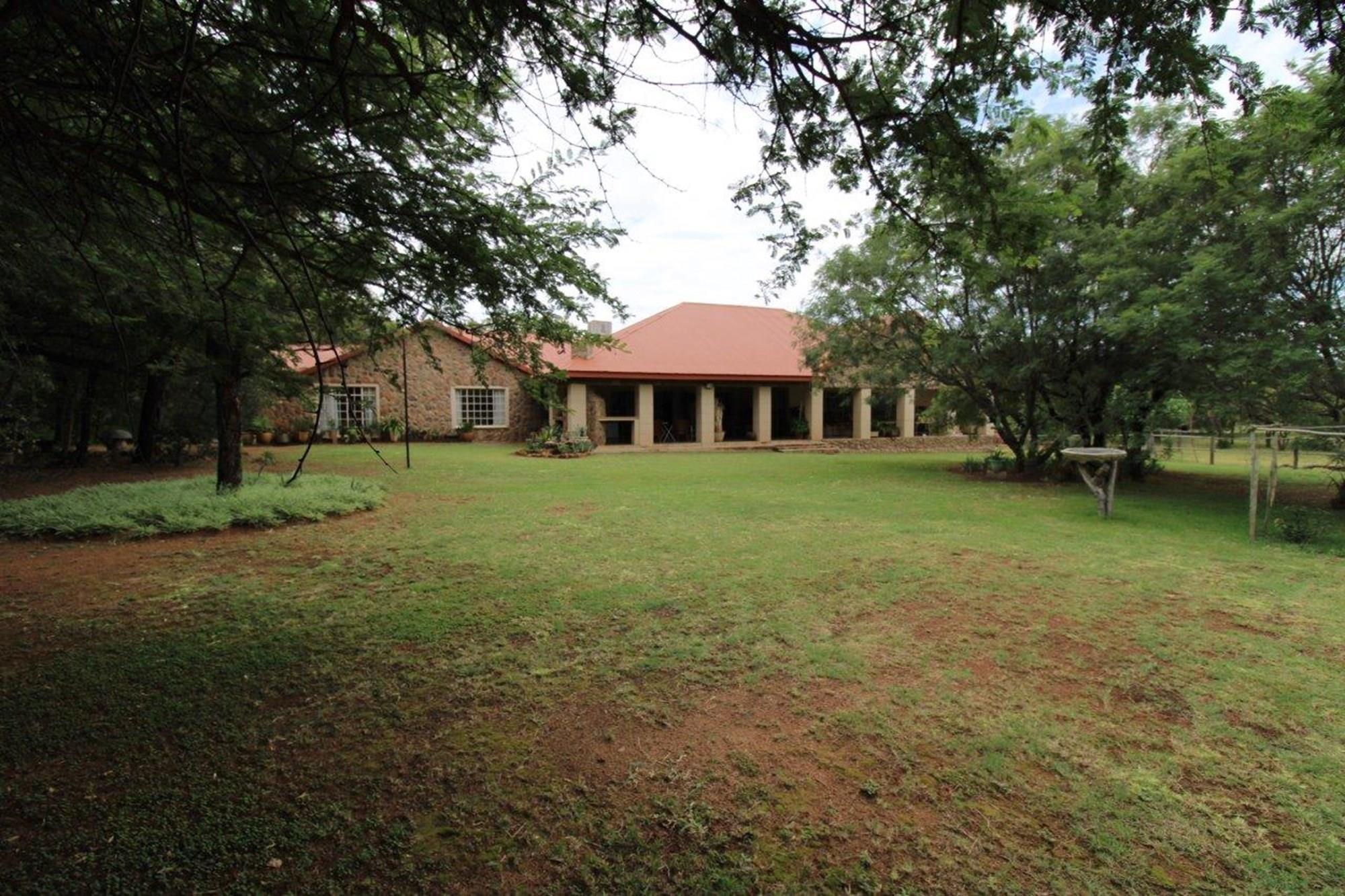 21 ha Farm near Bela-Bela with spectacular mountain views and spacious 3 bedroom manor house