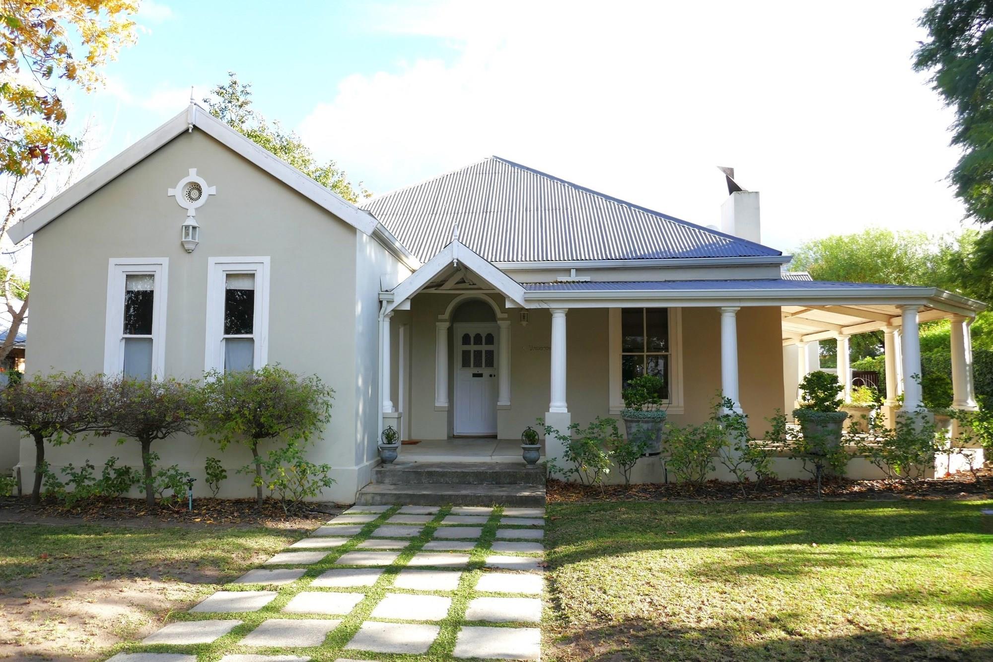 Refined Living Redefined: Discover the Timeless Splendor of this Heritage Home