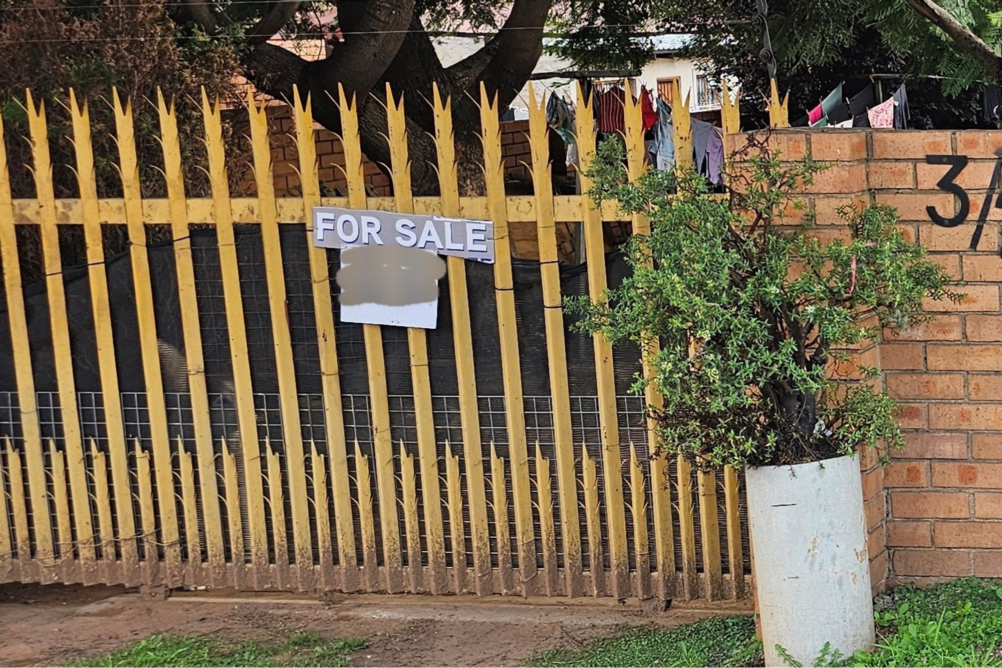Property for sale in Tasbet Park Ext: 1 area with a space to extend, two bedrooms house, kitchen.
