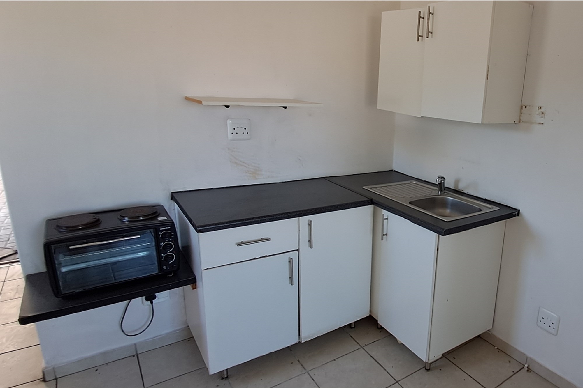 Unfurnished Bachelor apartment at First on Forest in Thornton
