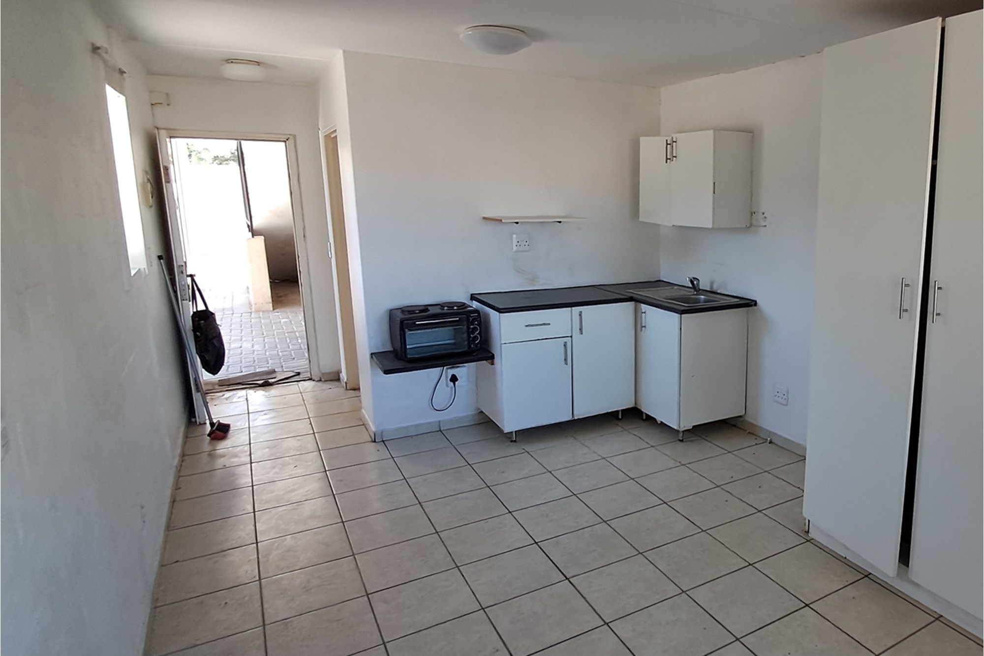 Unfurnished Bachelor apartment at First on Forest in Thornton