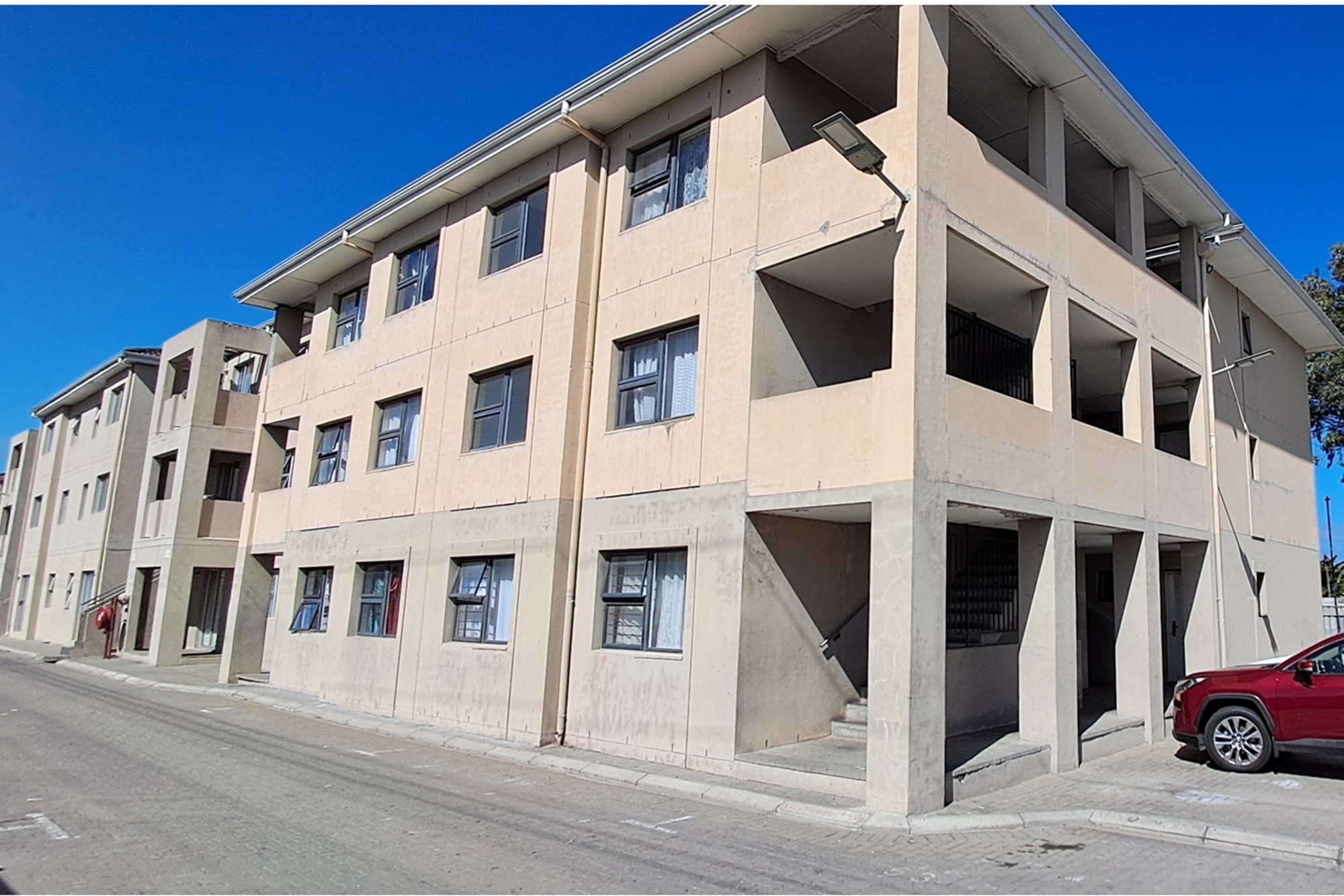 Unfurnished Bachelor apartment at First on Forest in Thornton