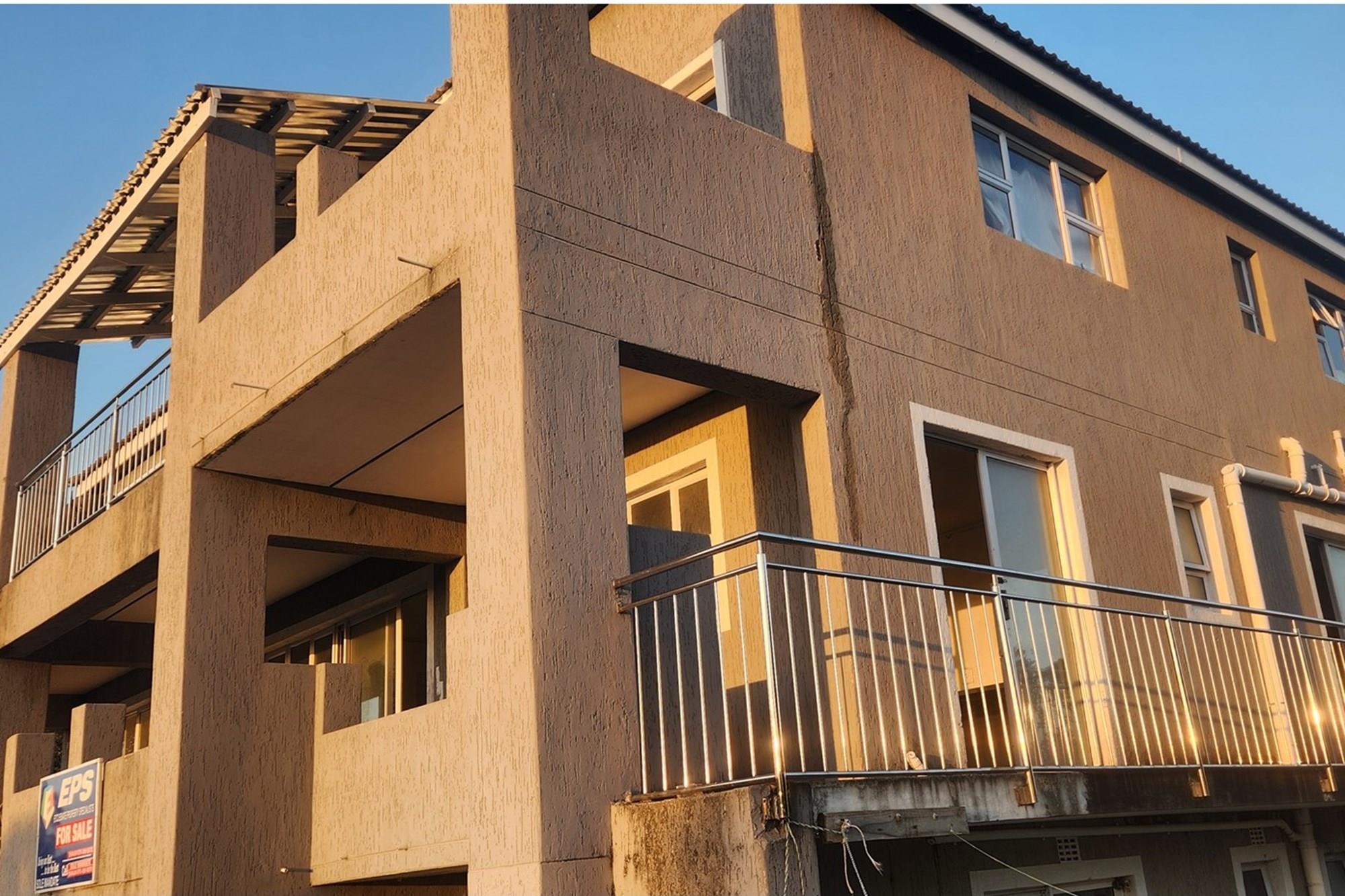 House For Sale in Beacon Bay, East London