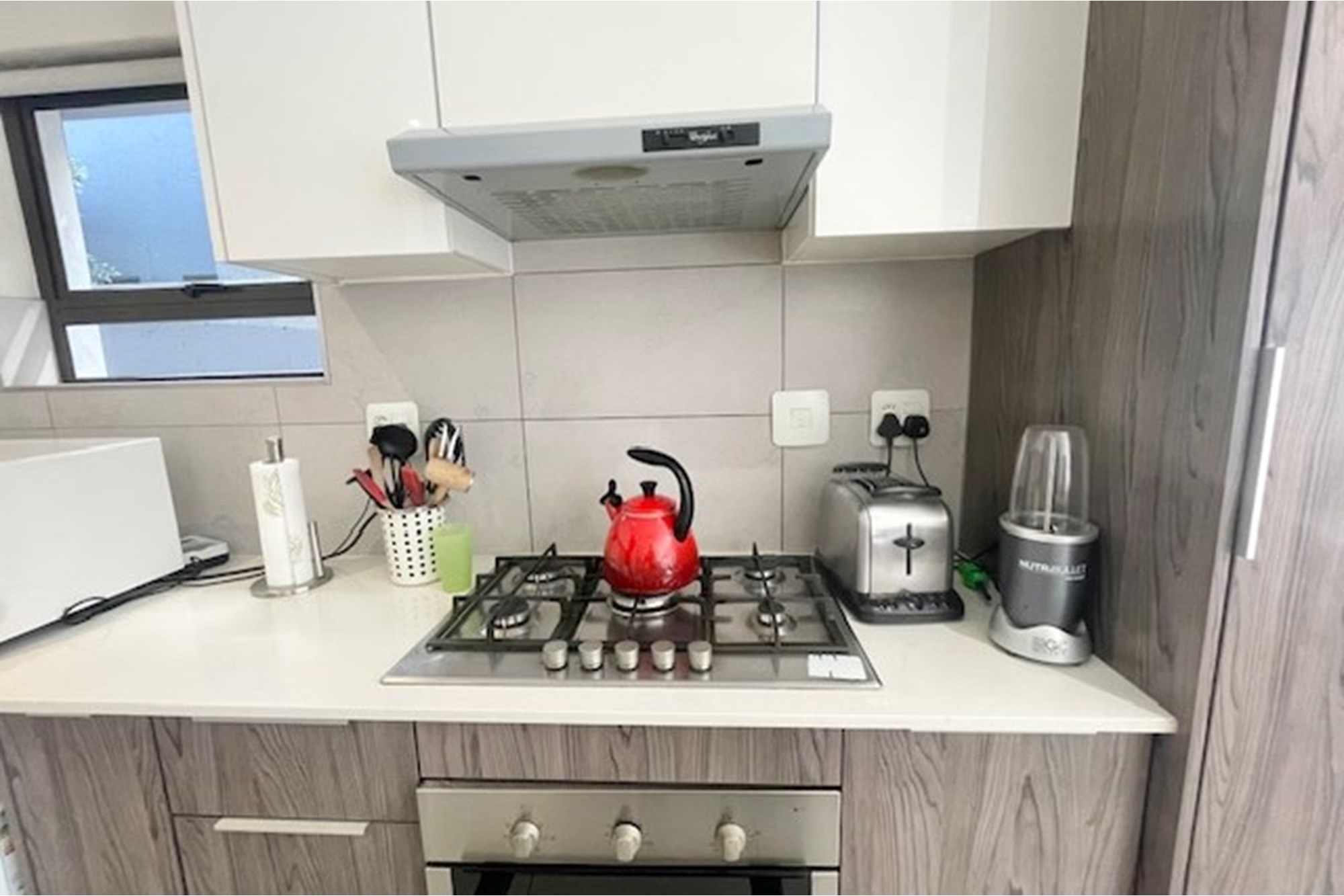 3 bed and 3 full en-suite bathrooms in Bryanston East secure complex