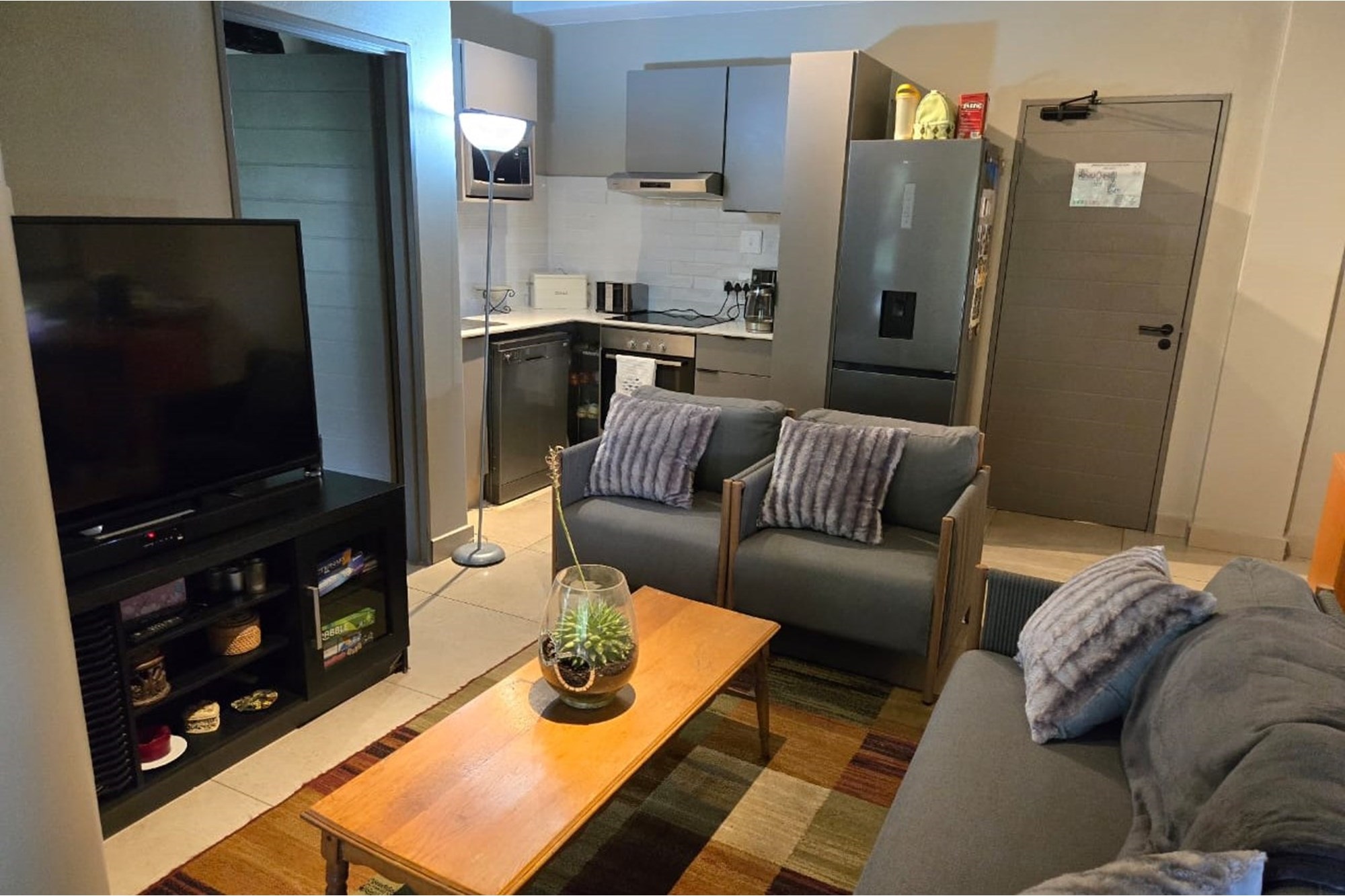 Resort Living in a 2-bedroom, 2-bathroom upmarket Apartment in St Andrews, Bedfordview.
